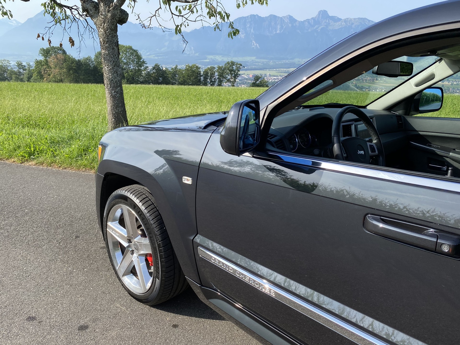 JEEP SRT8-image-3