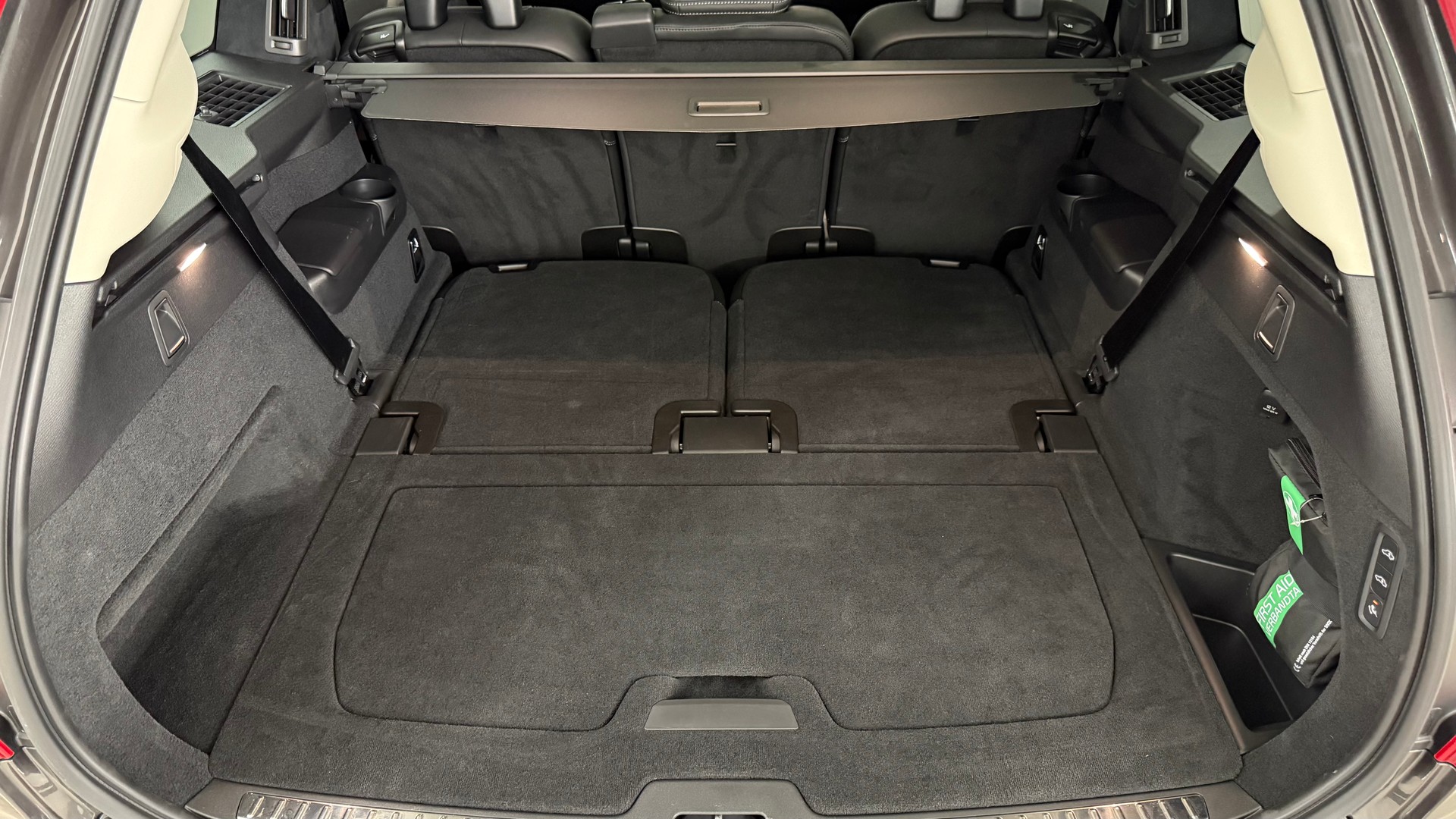 VOLVO XC90 2.0 T8 TE Ultimate Dark 7-image-13