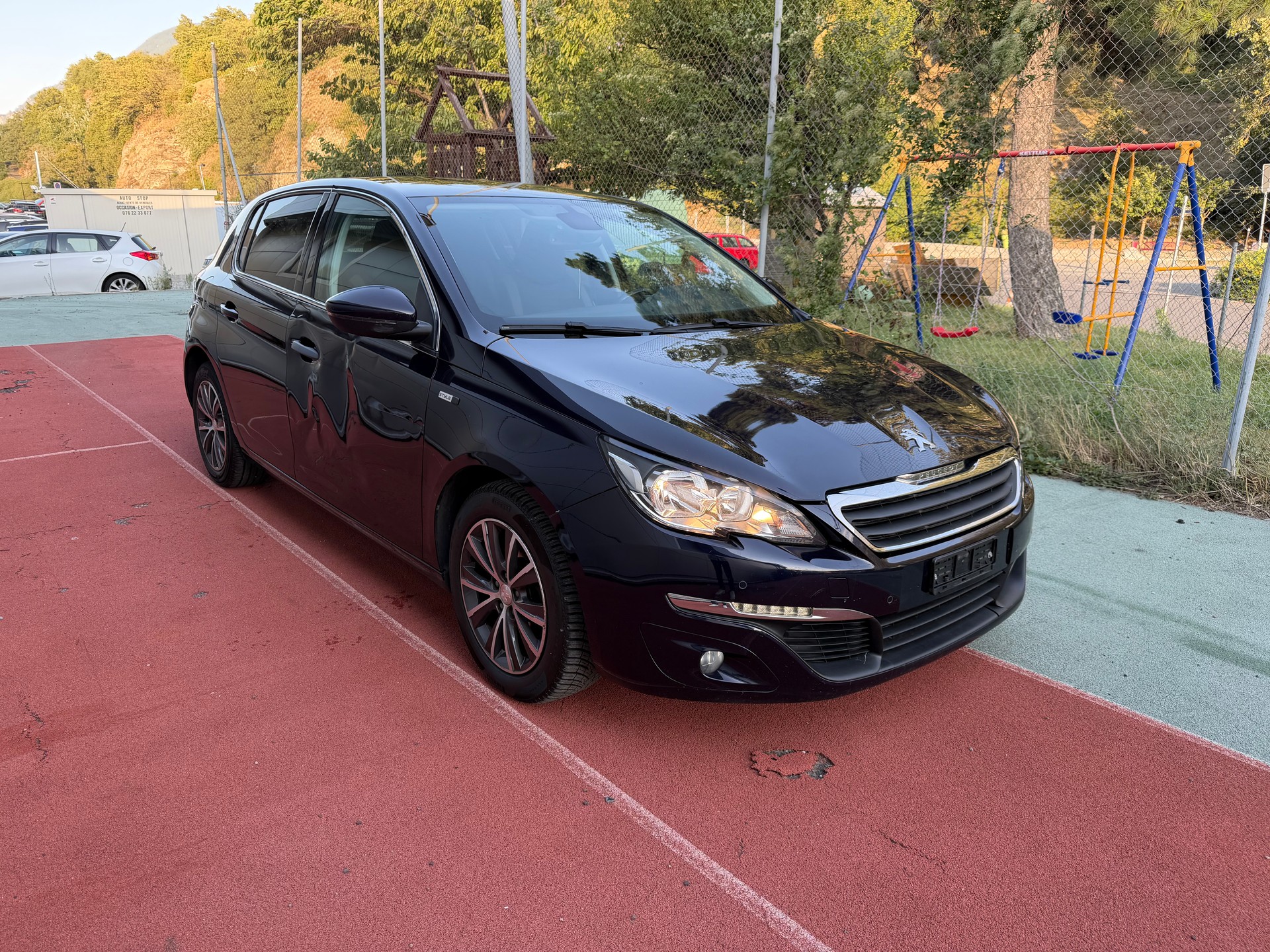PEUGEOT 308 1.2 THP Style-image-1