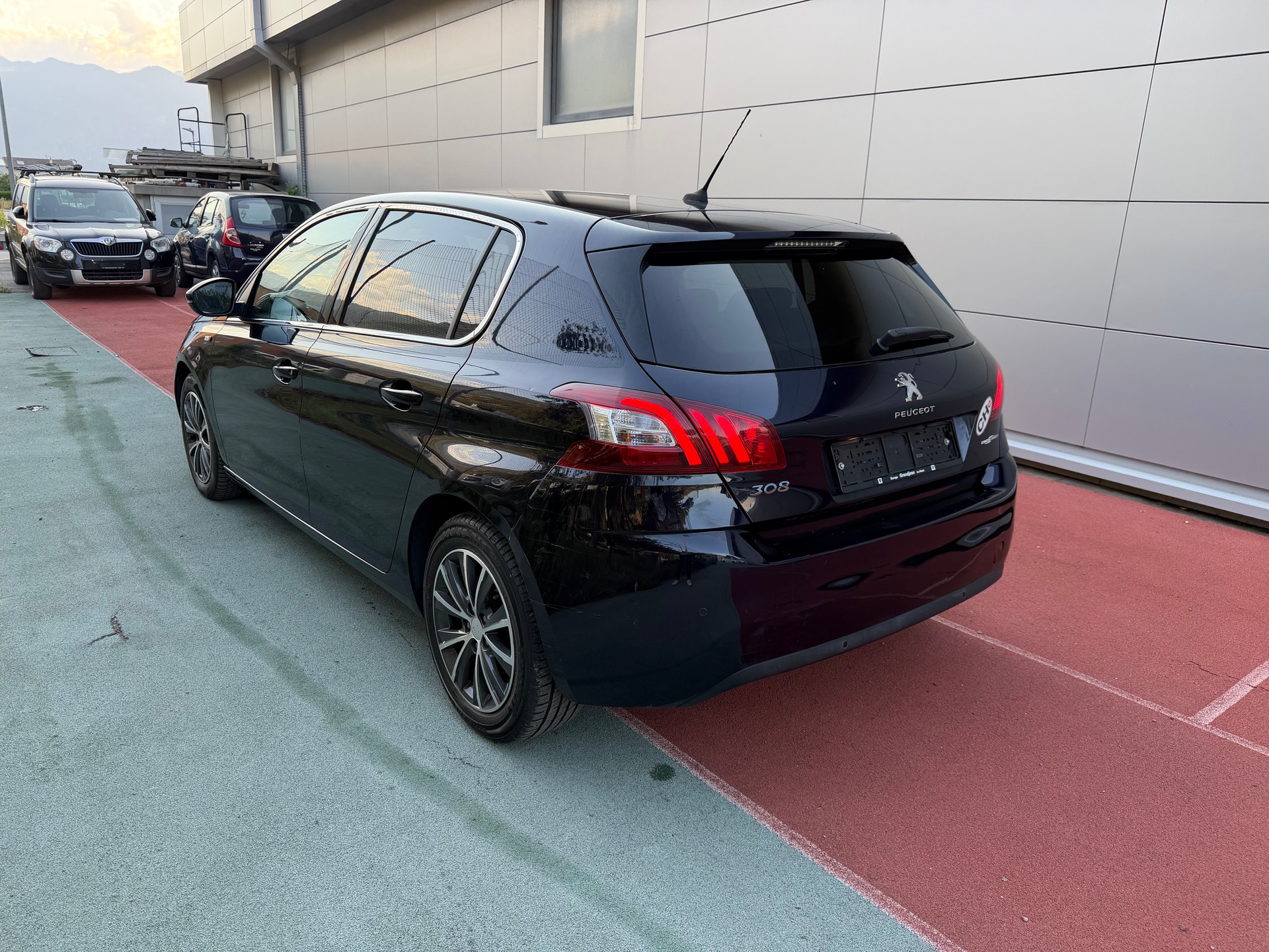 PEUGEOT 308 1.2 THP Style-image-3