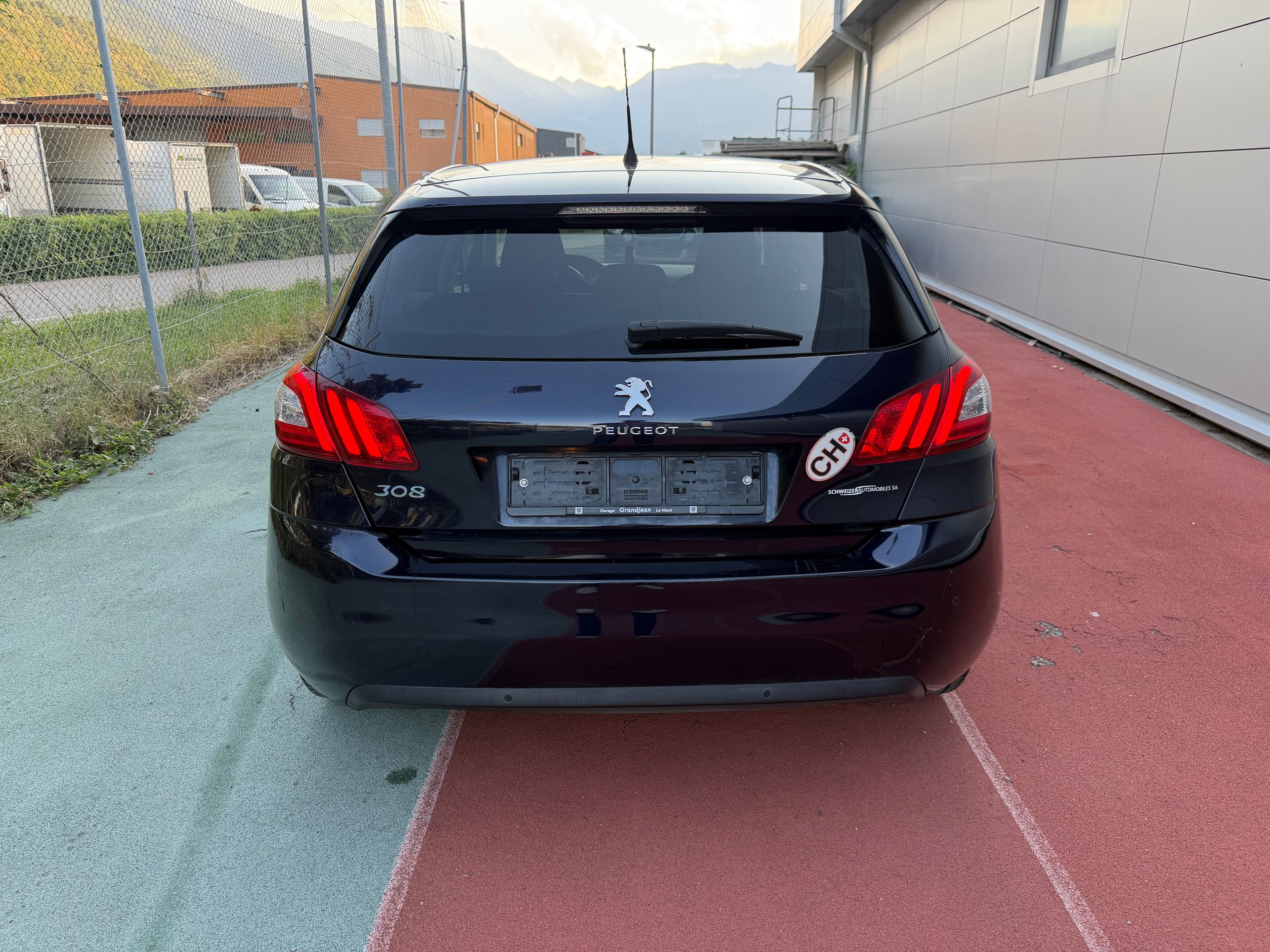 PEUGEOT 308 1.2 THP Style-image-5