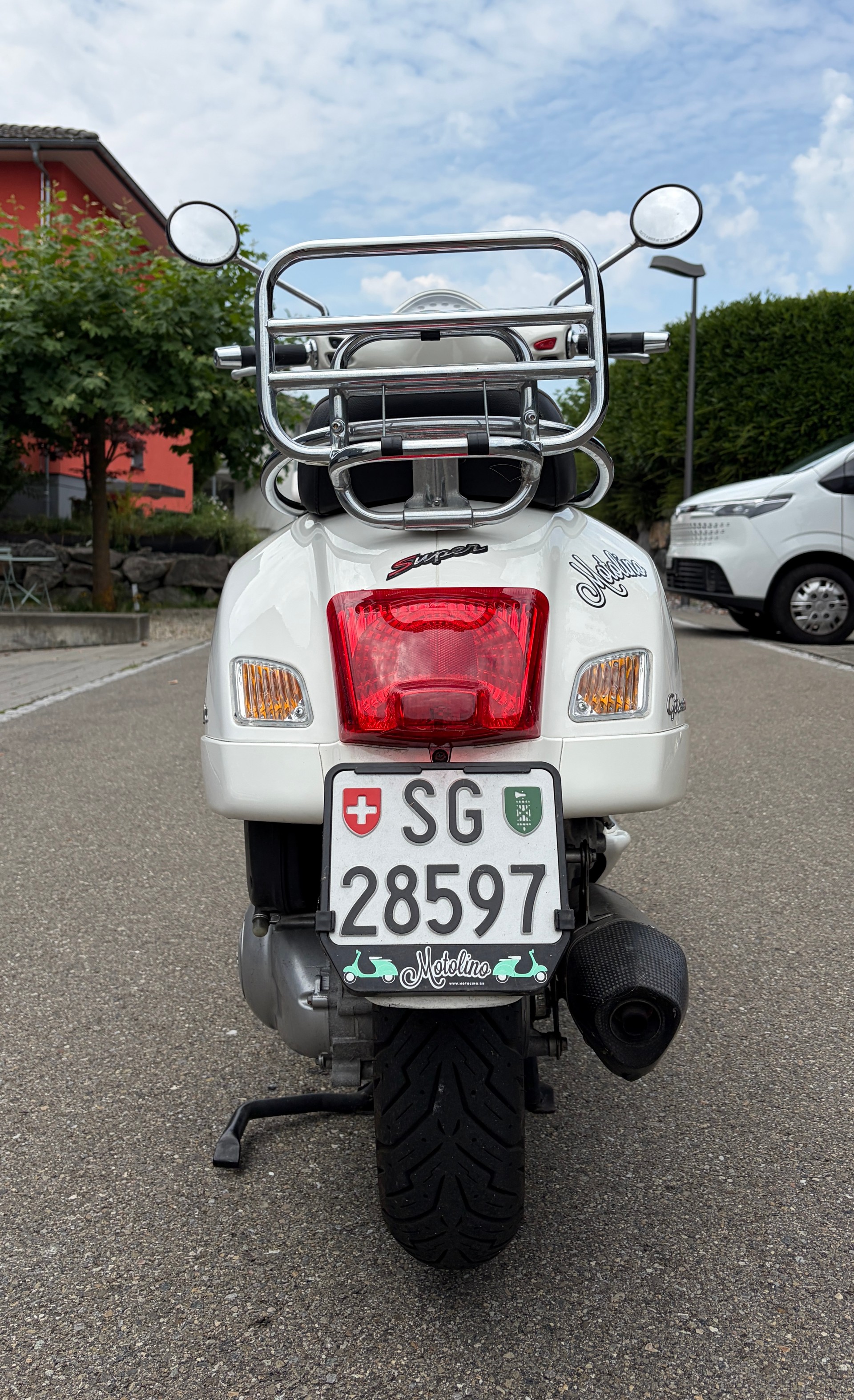 PIAGGIO Vespa GTS Super 300 i.e-image-2