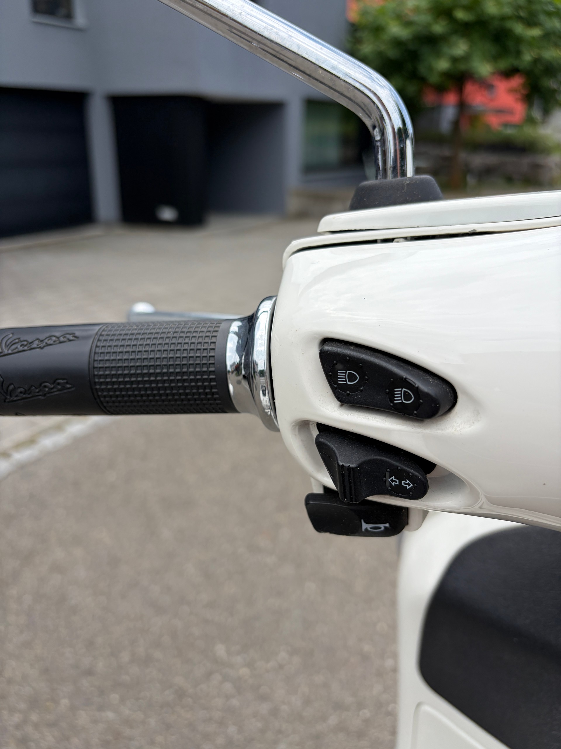 PIAGGIO Vespa GTS Super 300 i.e-image-8