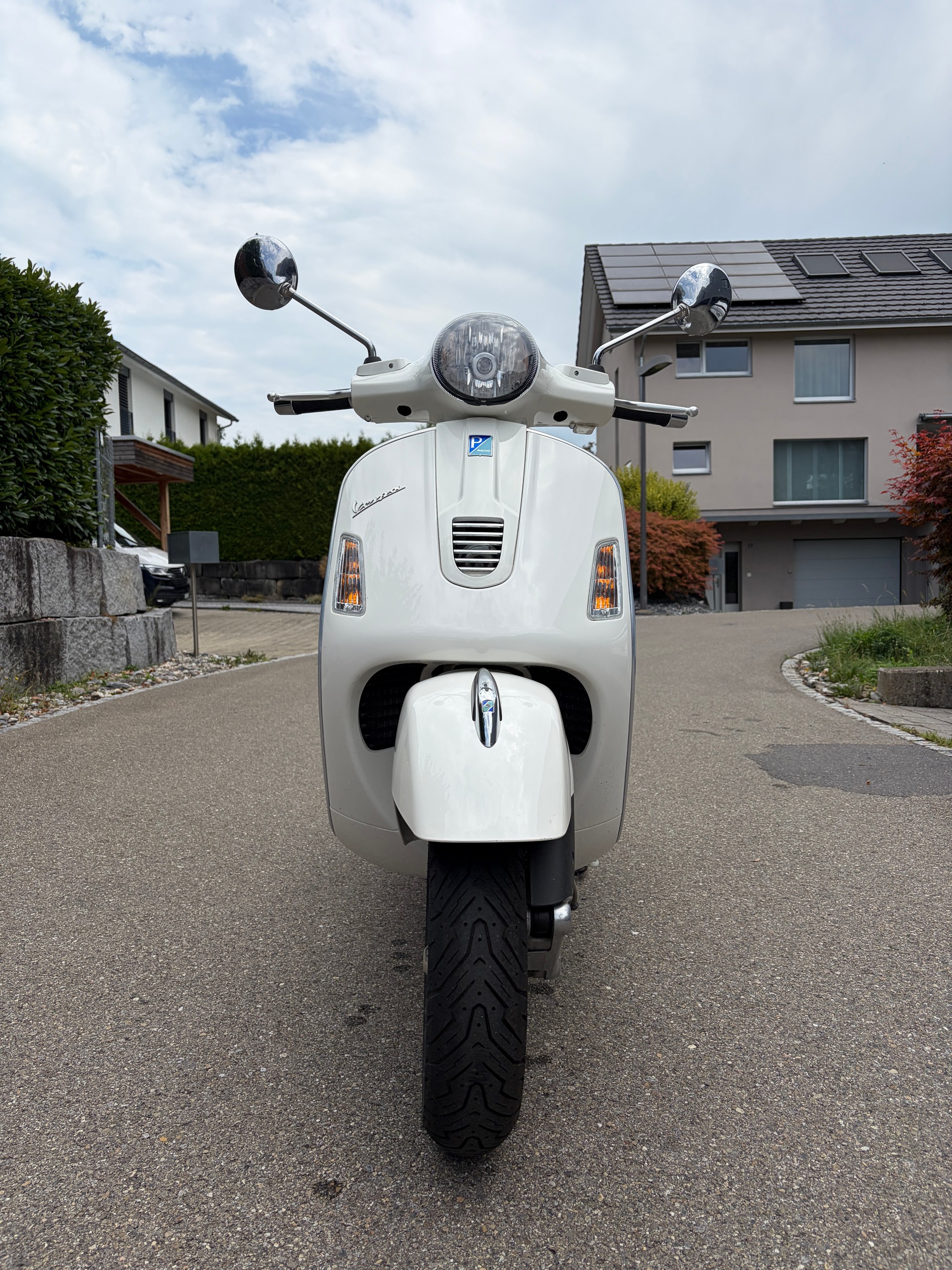 PIAGGIO Vespa GTS Super 300 i.e-image-1