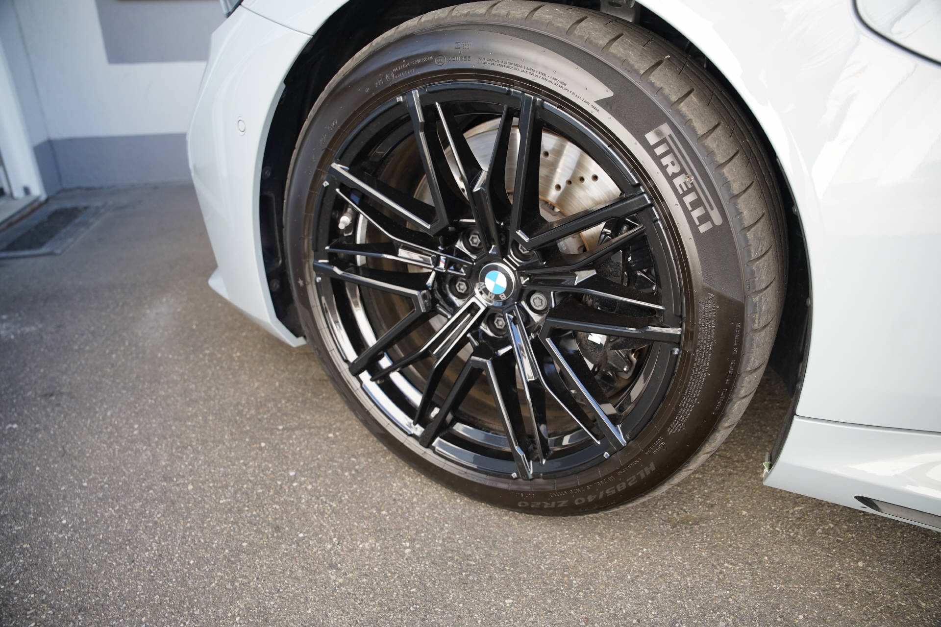 BMW M5 xDrive Touring-image-5