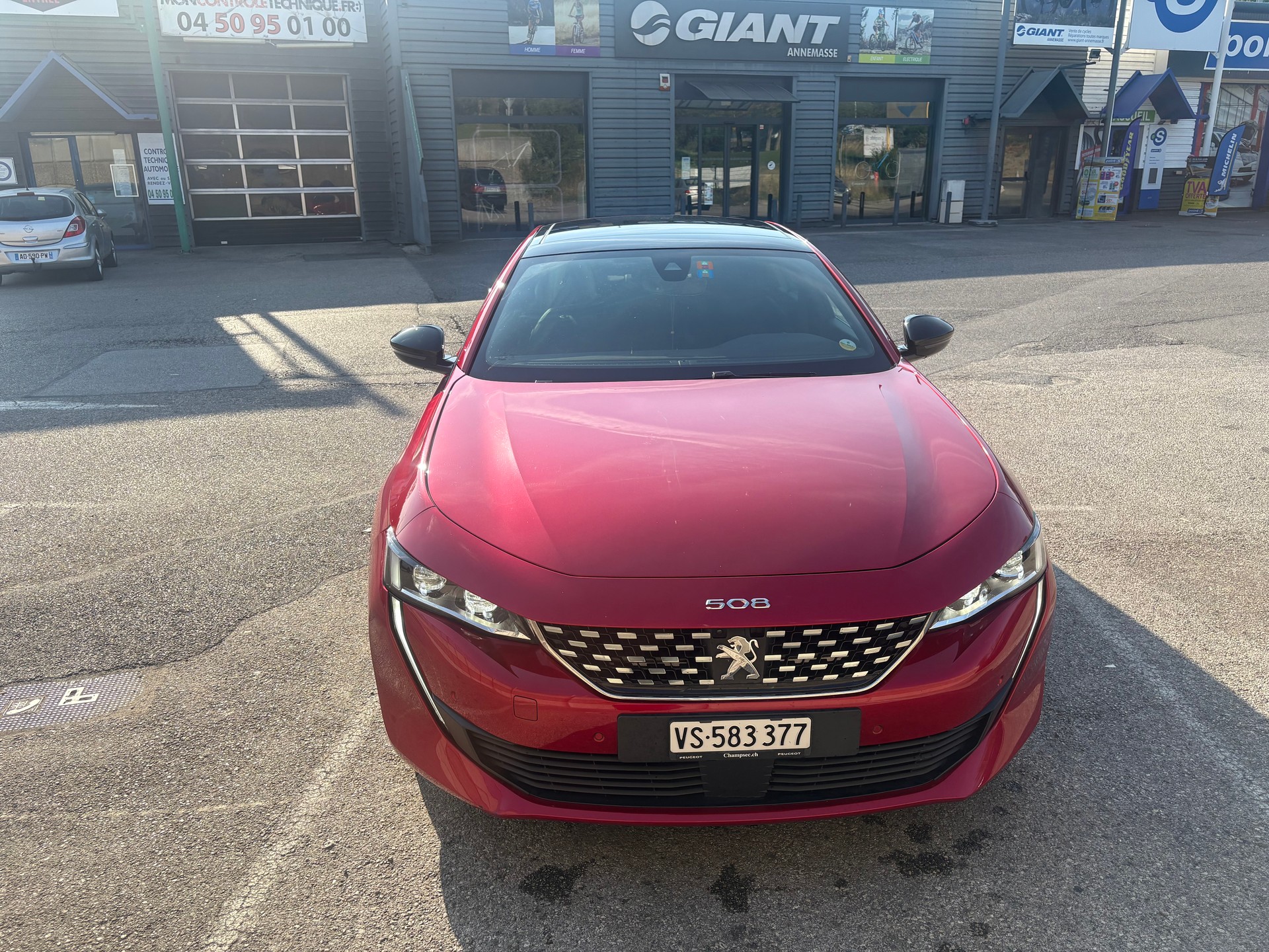 PEUGEOT 1.5 BlueHDi GT Line-image-1