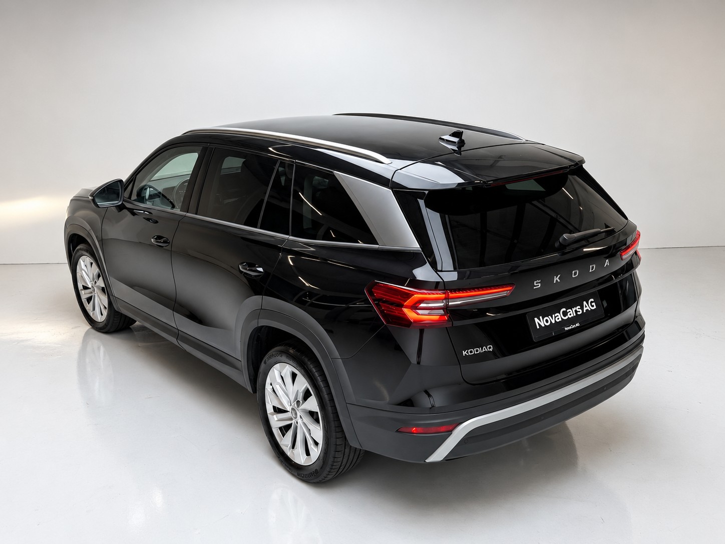 SKODA Kodiaq 2.0 TDI Selection-showroom-element-2