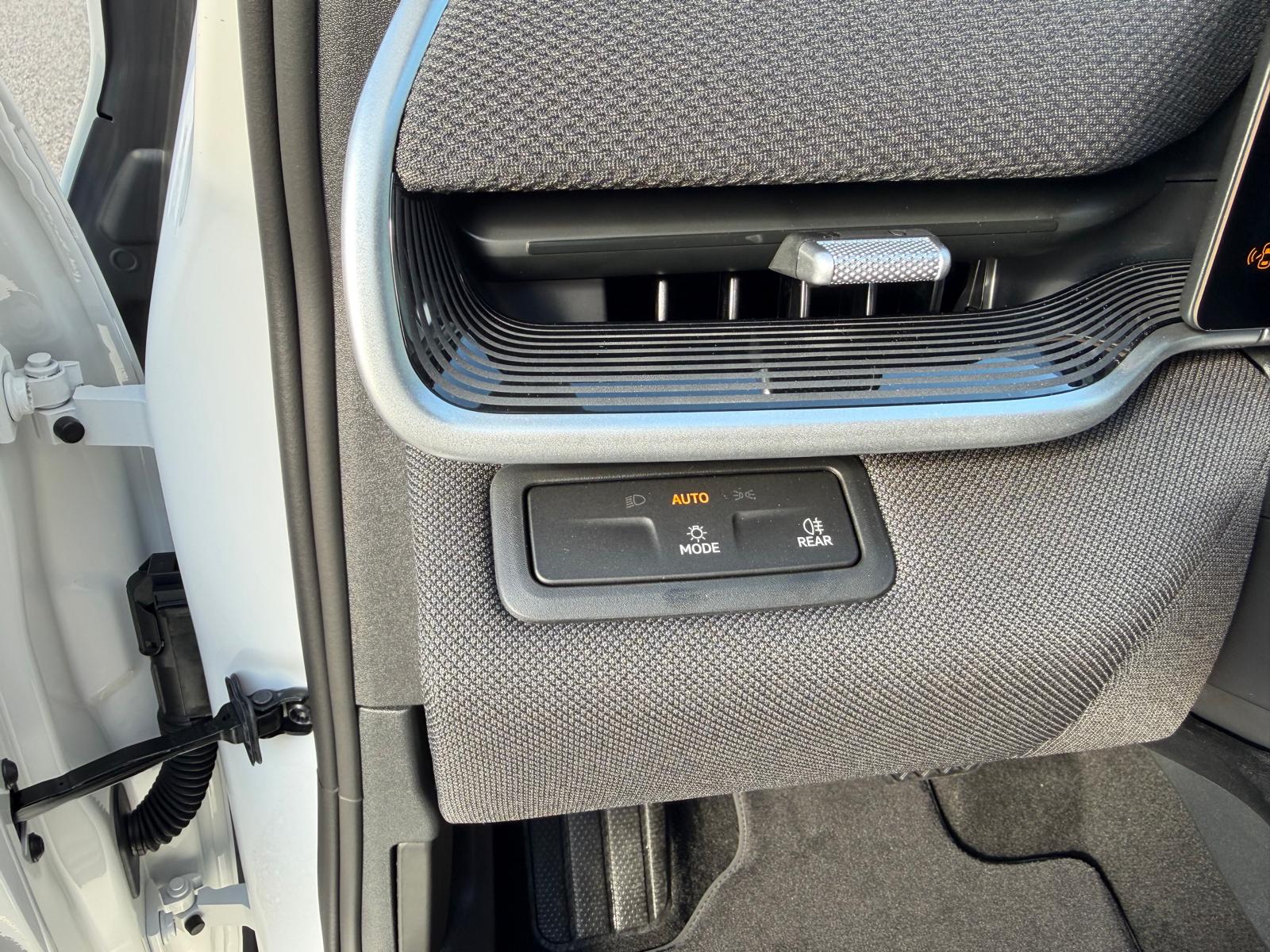 VW ID.Polo 52 kWh Life Edition One-image-12