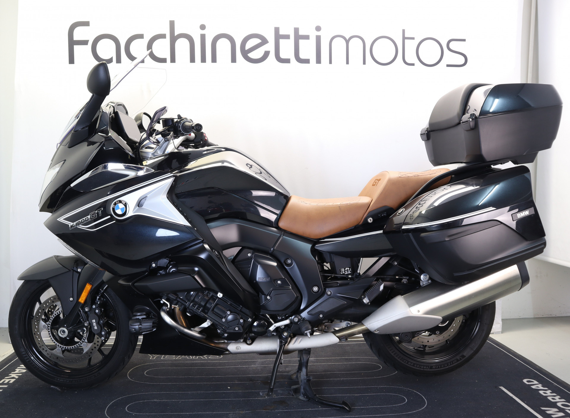 BMW K 1600 GT ** Garantie Constructeur jusqu'en 2028 **-image-1