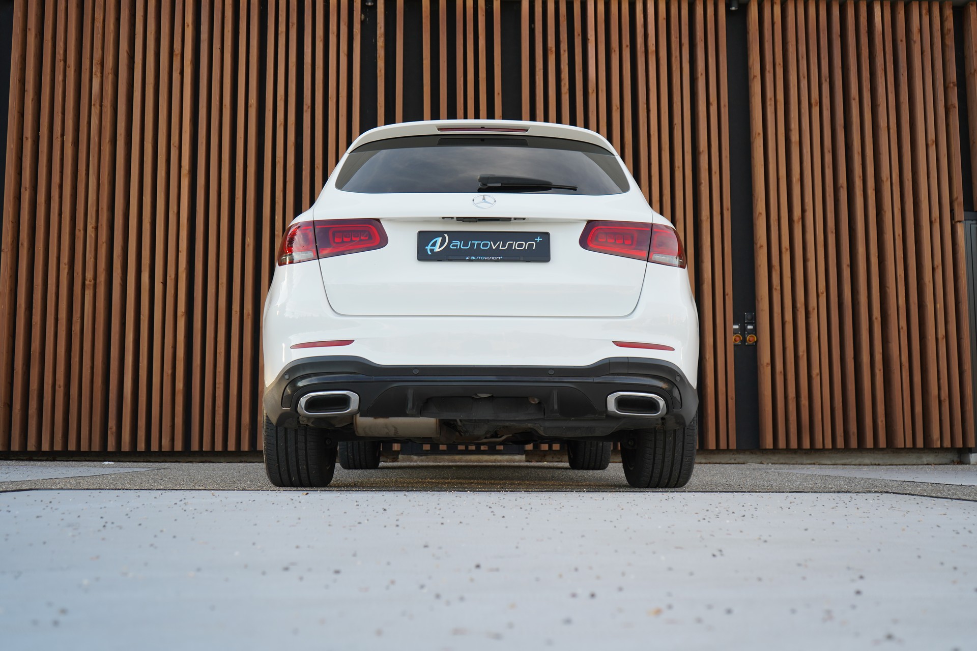 MERCEDES-BENZ GLC 300 d AMG LINE NIGHT 4MATIC 9G-TRONIC l 245 PS-image-15