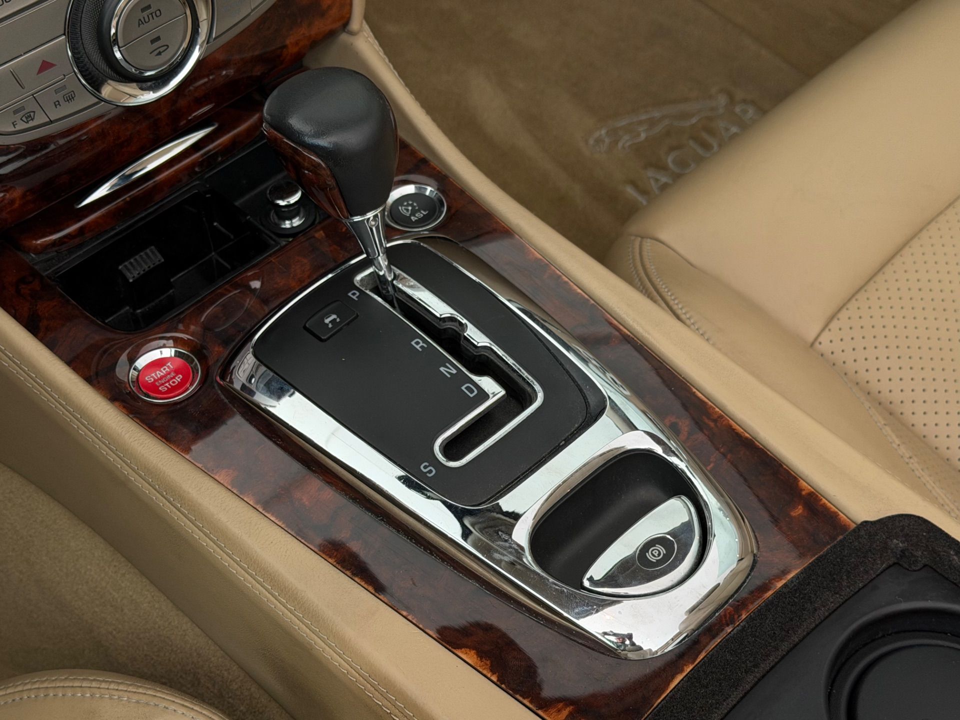JAGUAR XK 4.2 V8 Automatic **TOP Zustand**-image-14