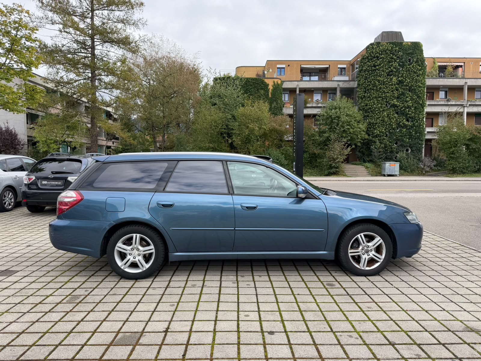 SUBARU Legacy 2.0i AWD-image-4