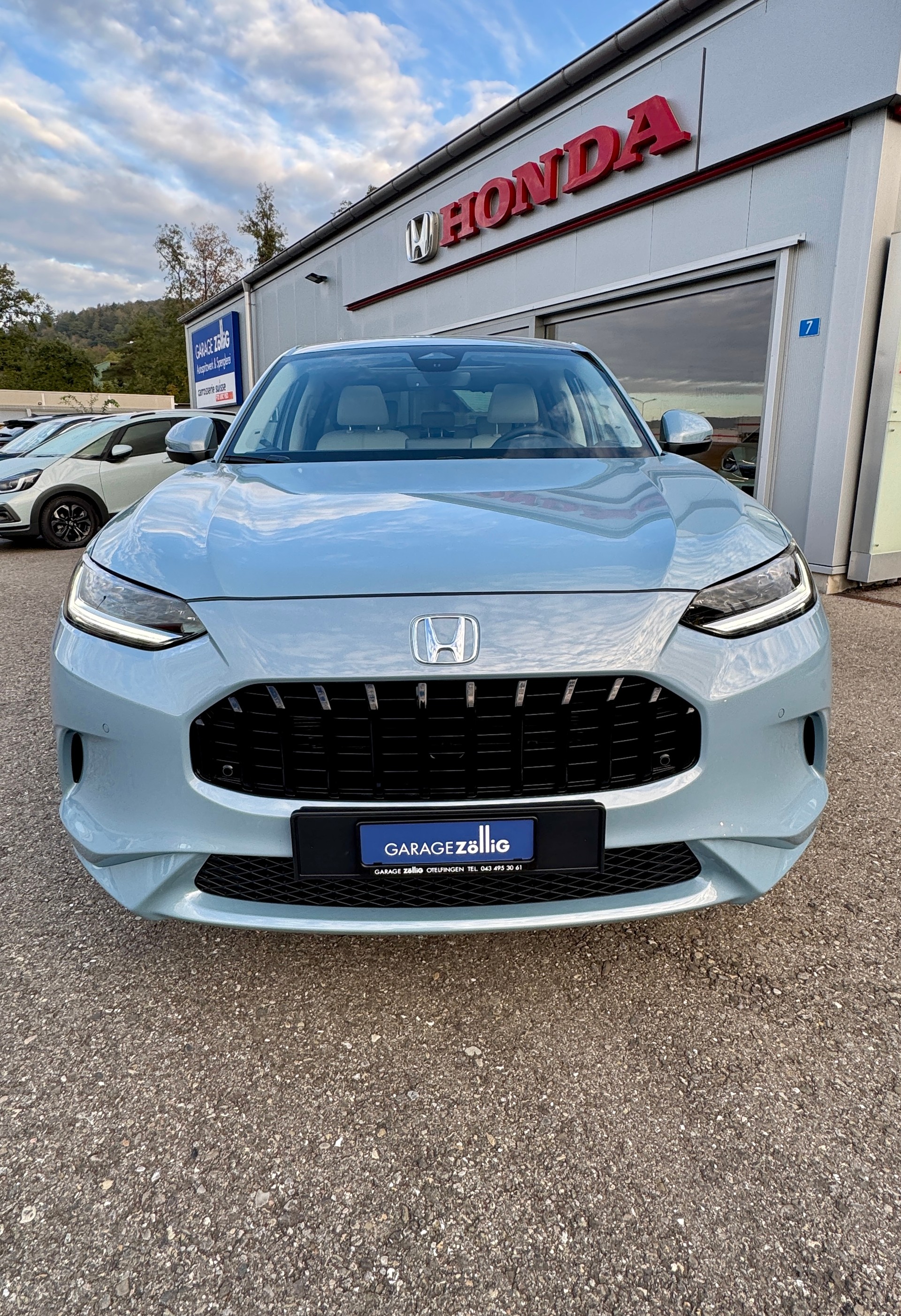 HONDA ZR-V 2.0i MMD Hybrid Advance Automatic Modell 2027 1.9% Leasing Aktion unschlagbar mit 8 Jahren Garantie-showroom-element-3
