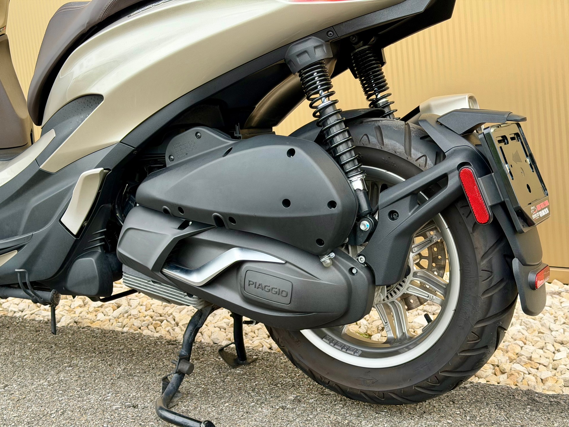 PIAGGIO Beverly 300-image-13