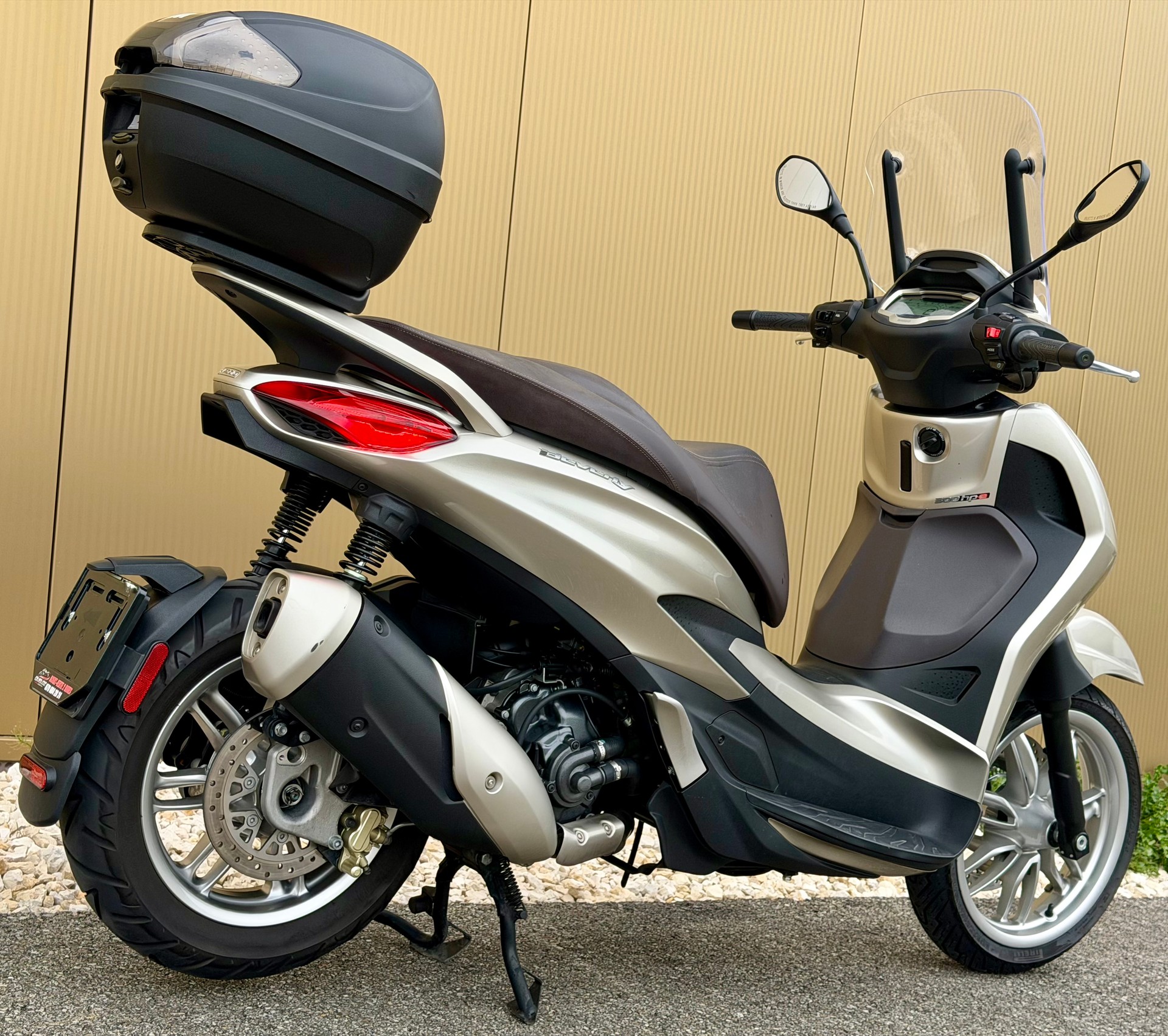 PIAGGIO Beverly 300-image-4