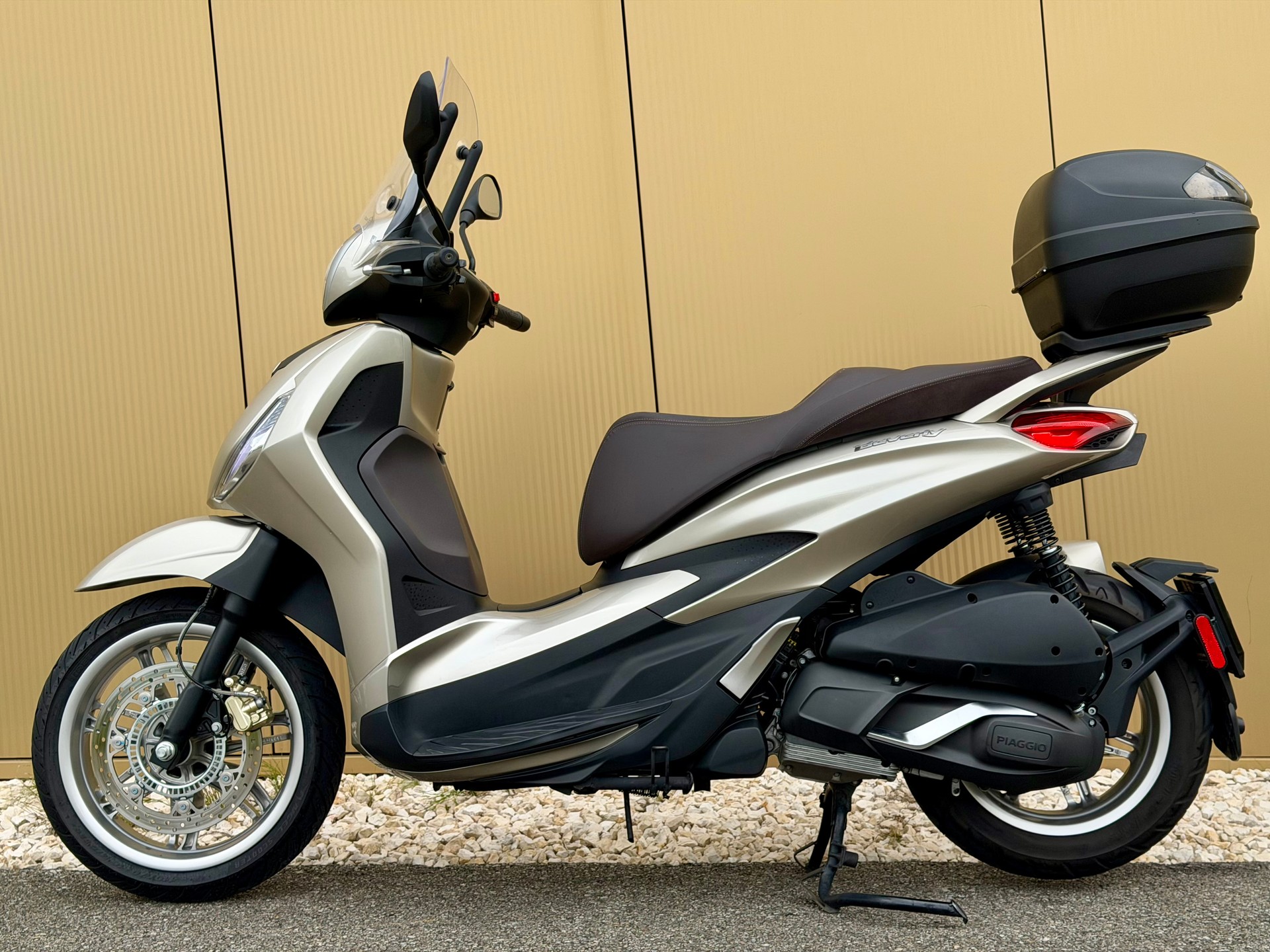 PIAGGIO Beverly 300-image-10