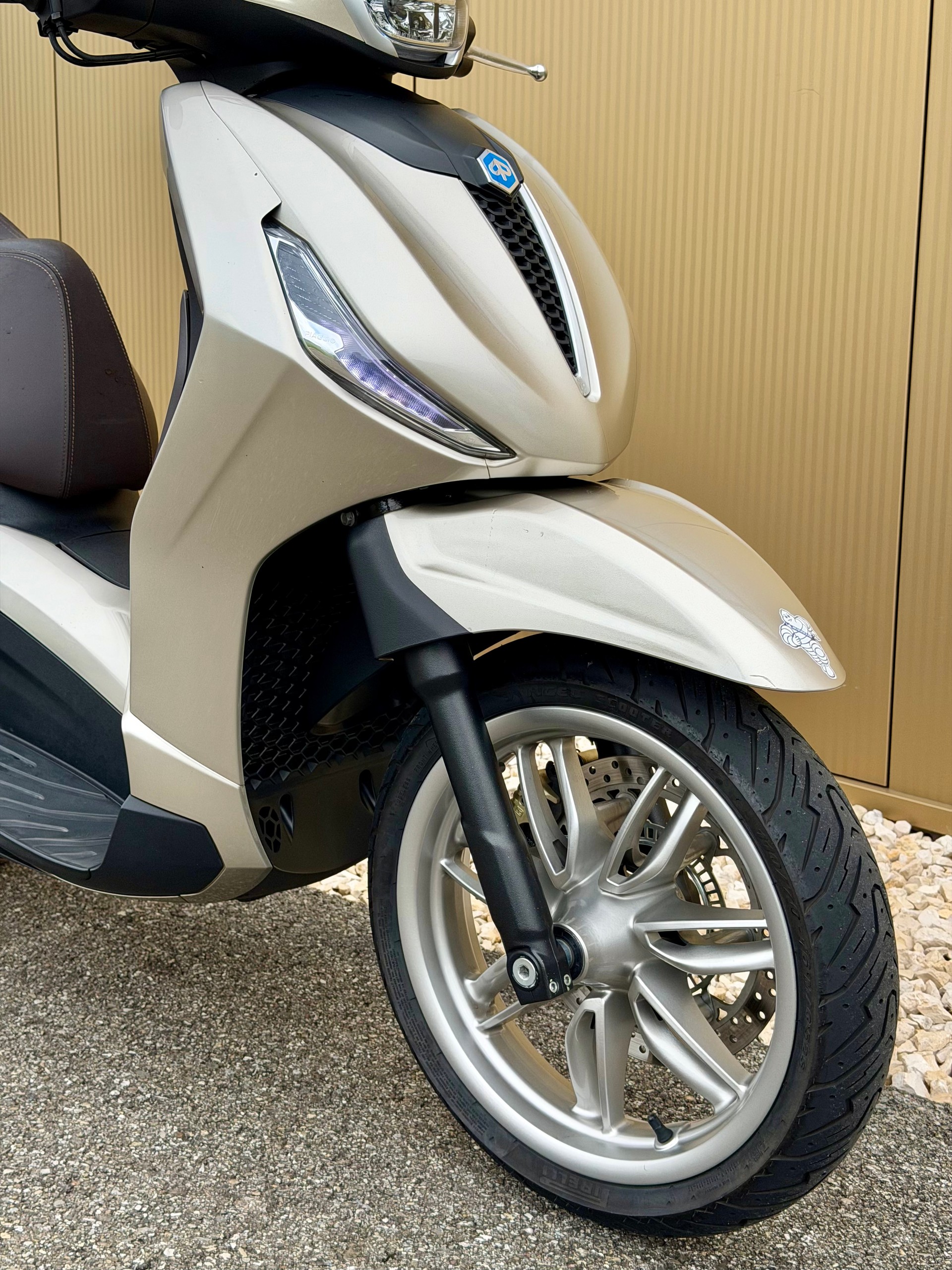 PIAGGIO Beverly 300-image-1