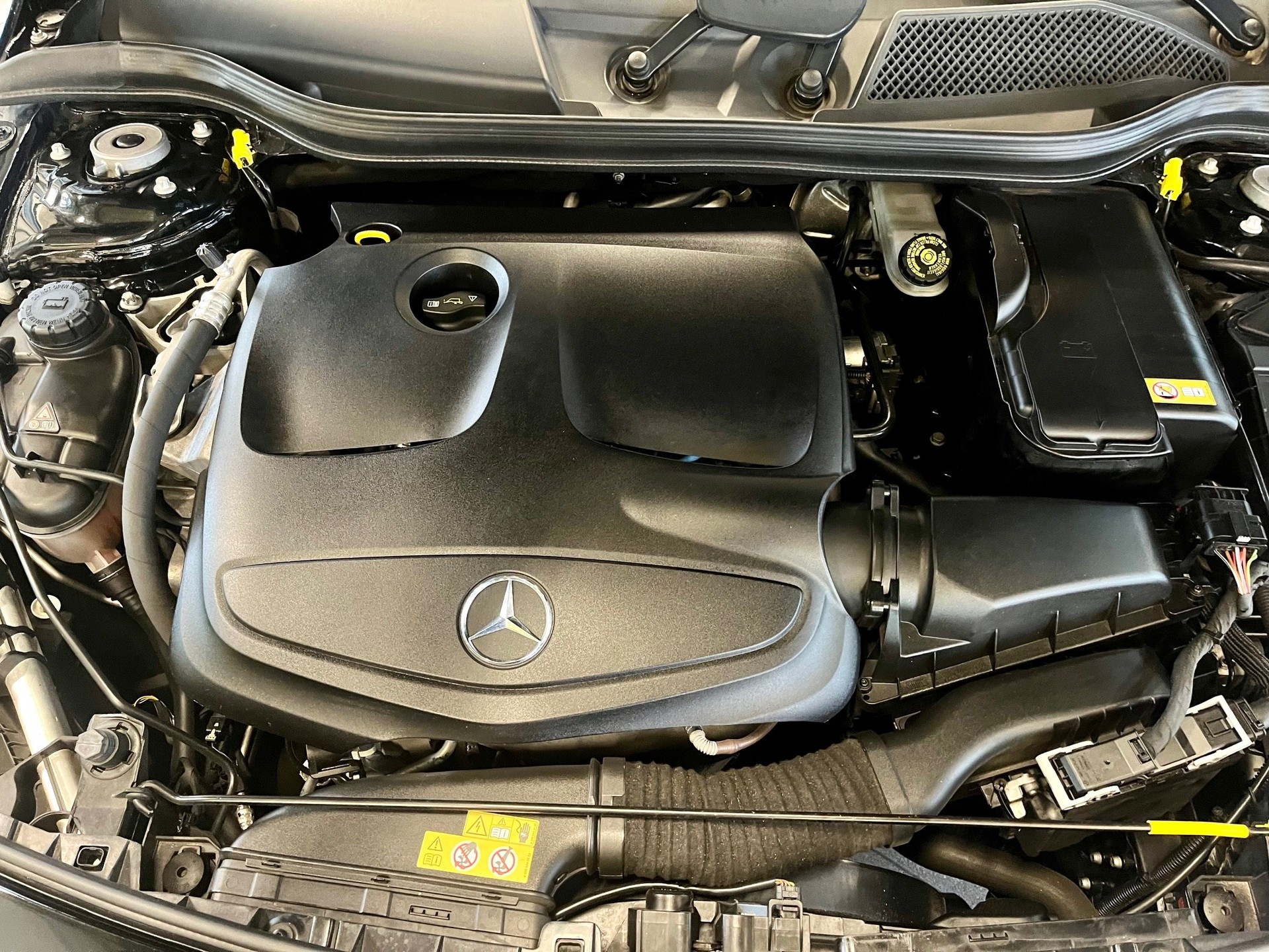 MERCEDES-BENZ A 250 AMG Line Handschaltung sehr selten-image-12