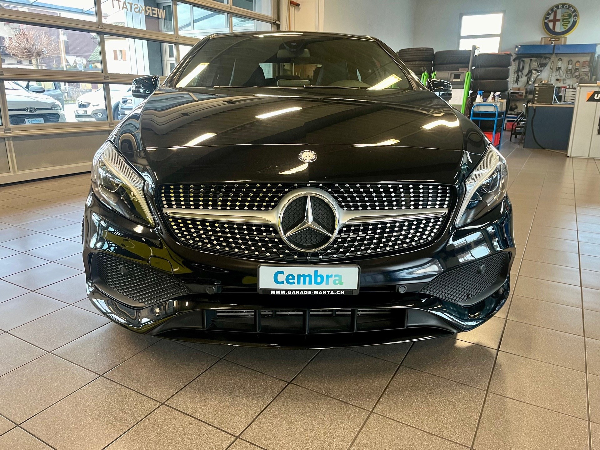 MERCEDES-BENZ A 250 AMG Line Handschaltung sehr selten-image-2
