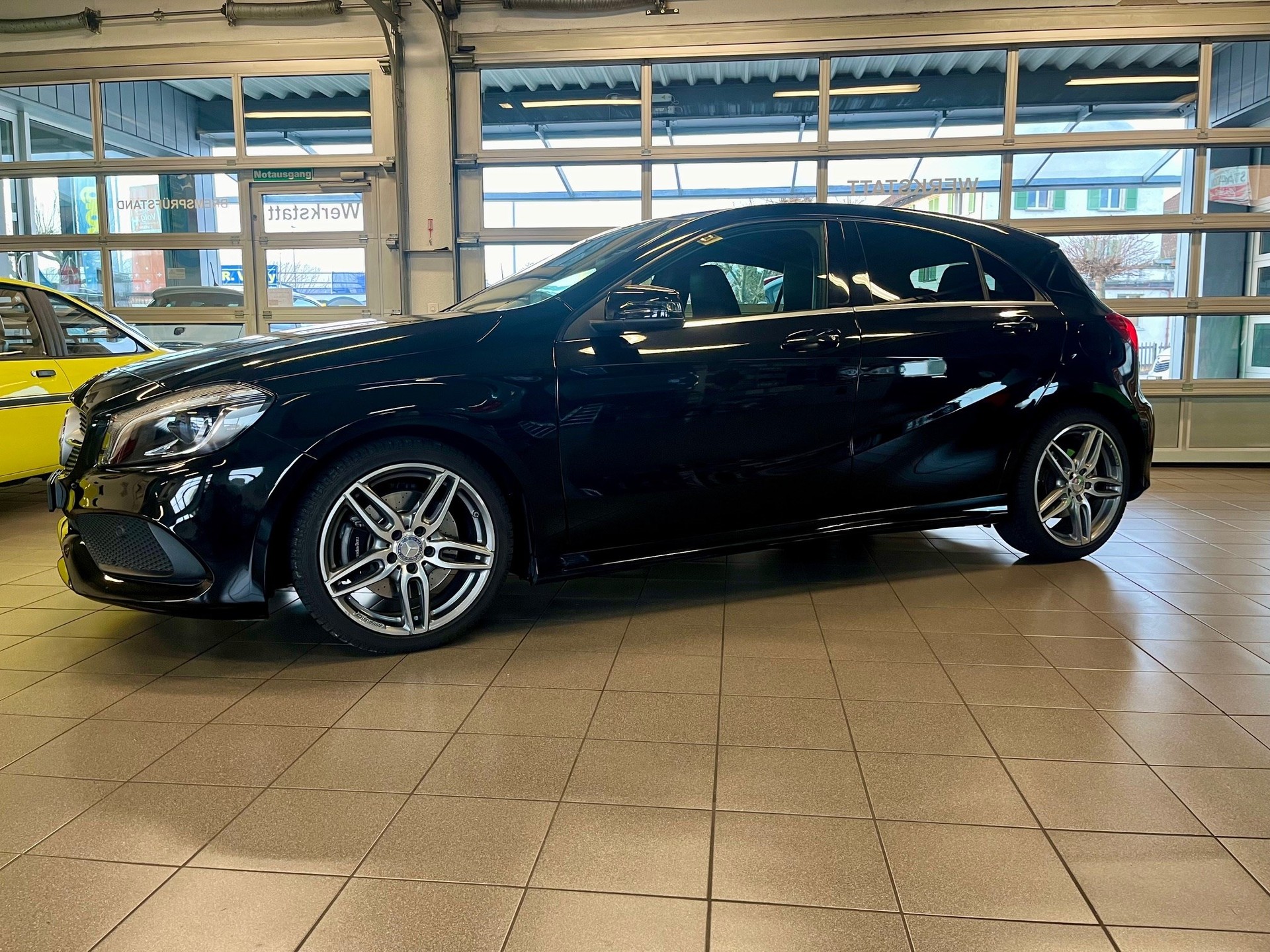 MERCEDES-BENZ A 250 AMG Line Handschaltung sehr selten-image-6