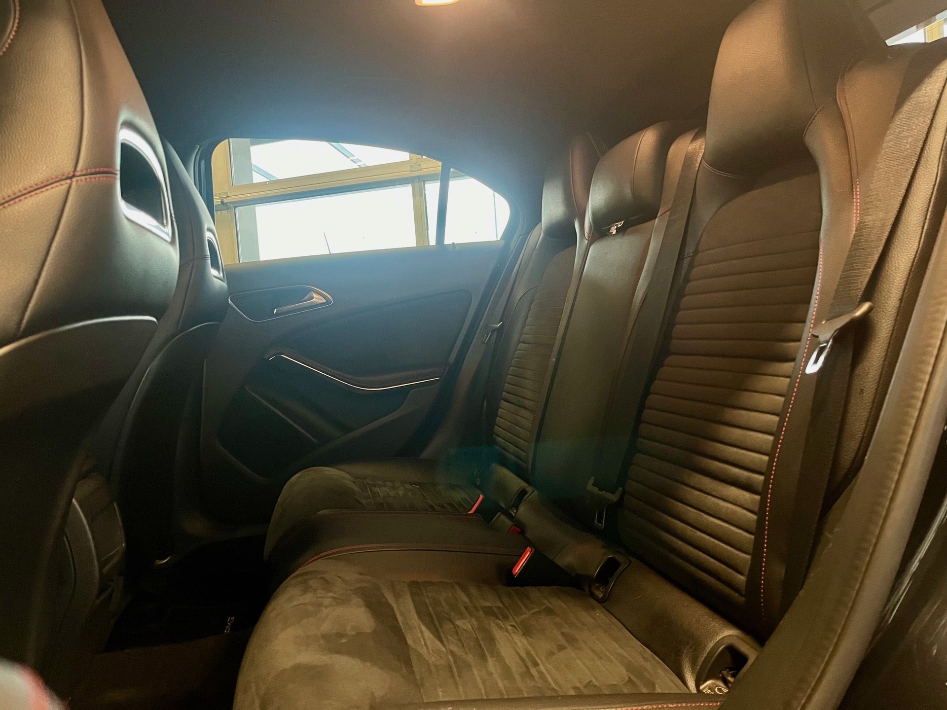 MERCEDES-BENZ A 250 AMG Line Handschaltung sehr selten-image-8