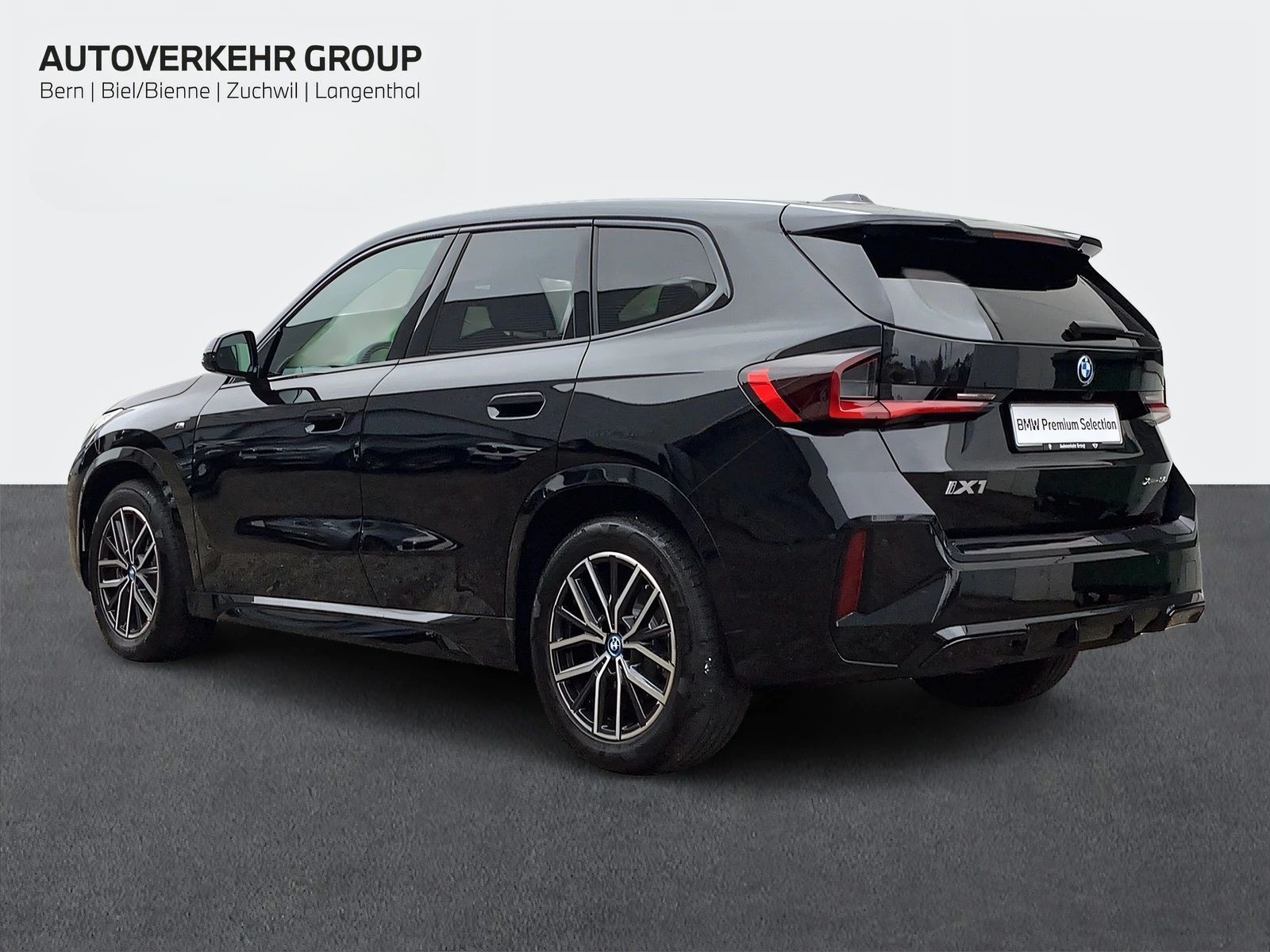 BMW iX1 xDrive 30 M Sport-image-4