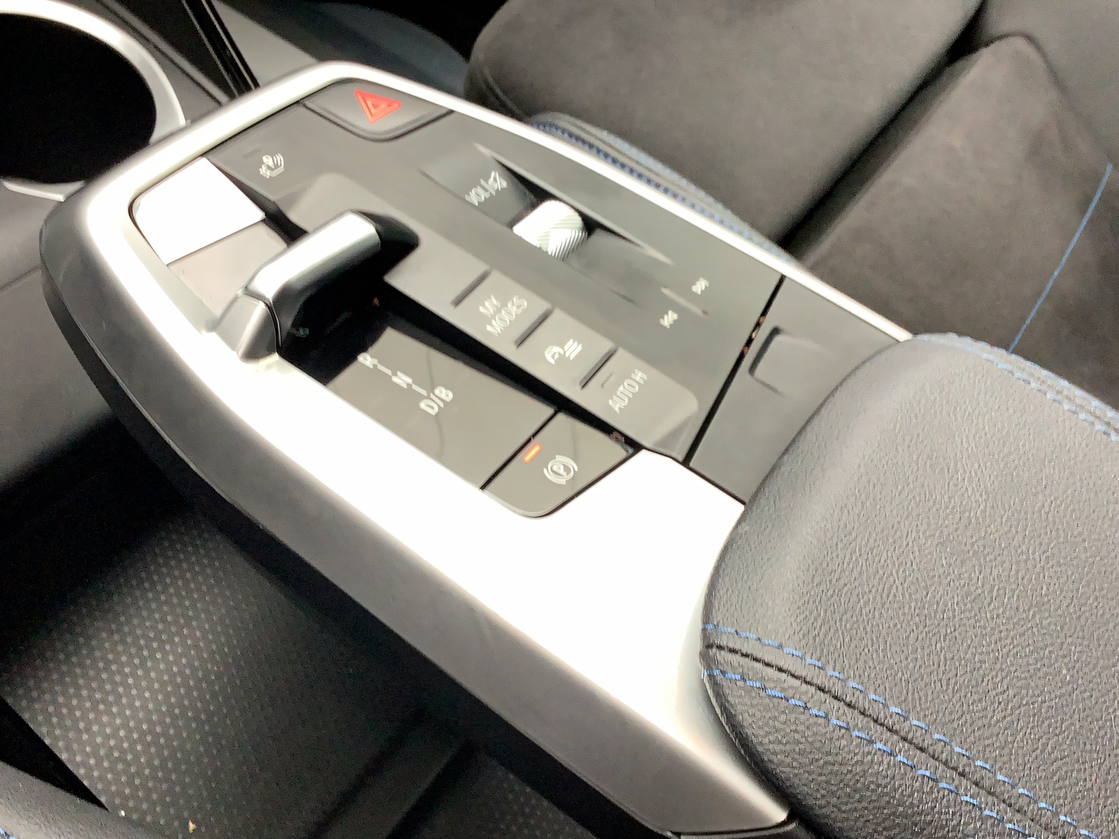 BMW iX1 xDrive 30 M Sport-image-20