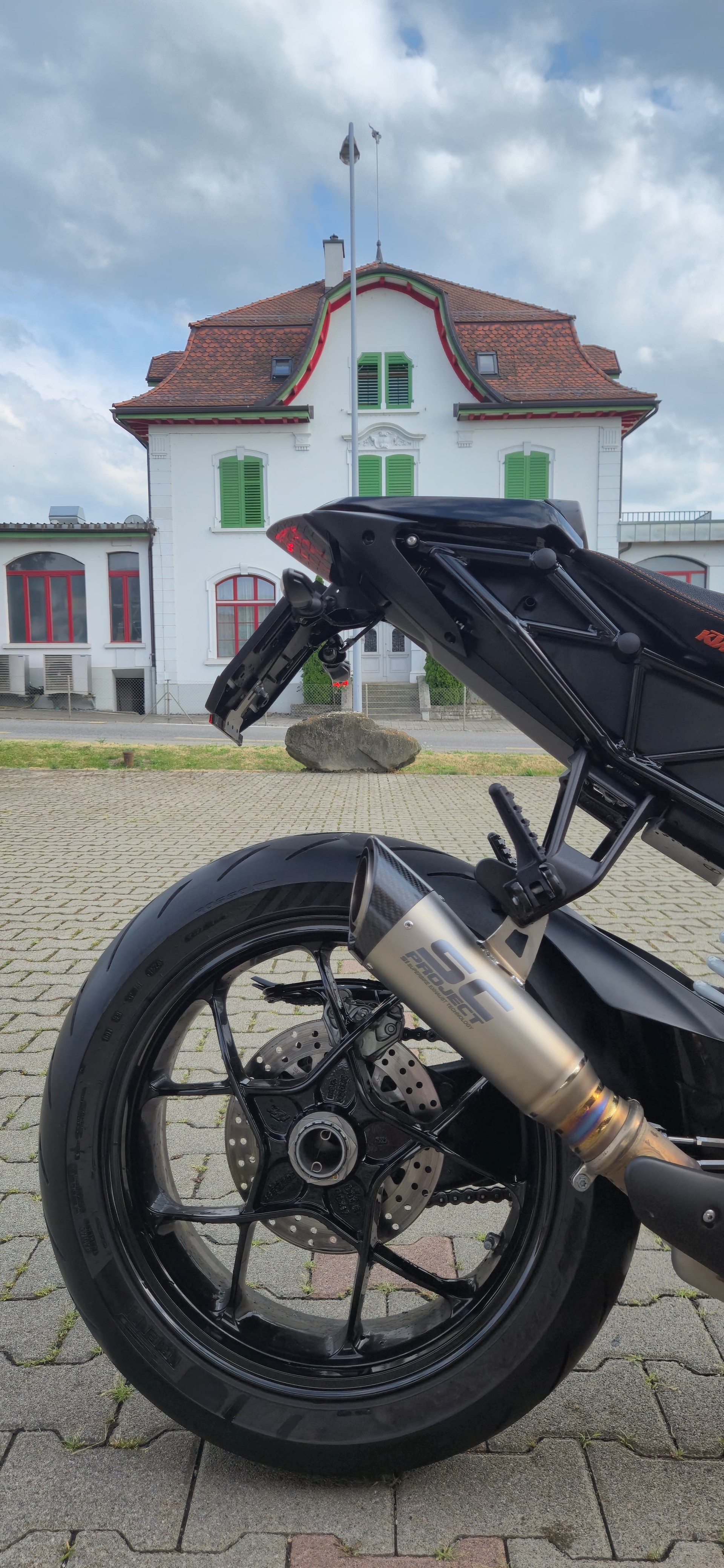 KTM 1290 Super Duke R-image-1