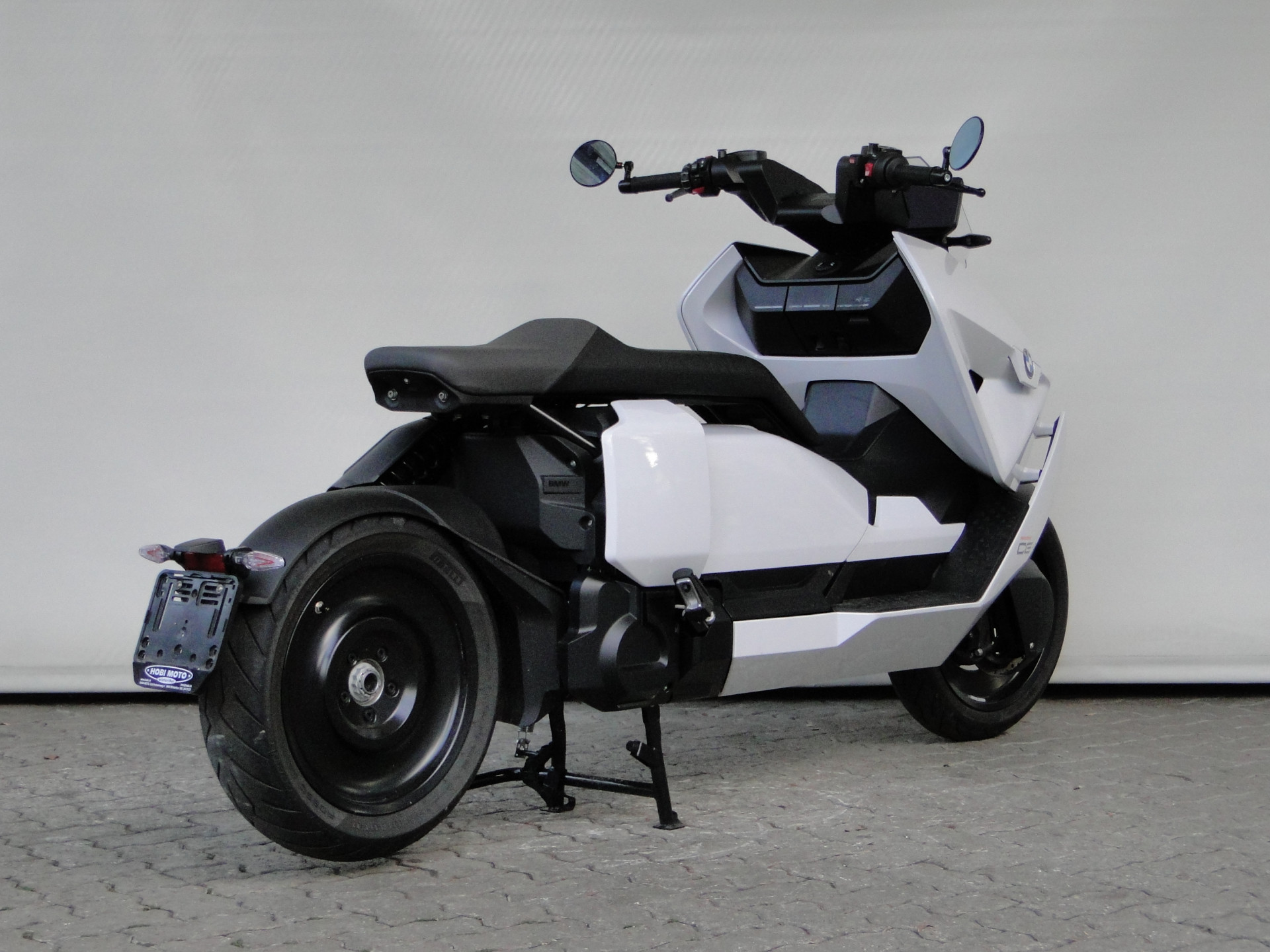 BMW CE 04-image-3