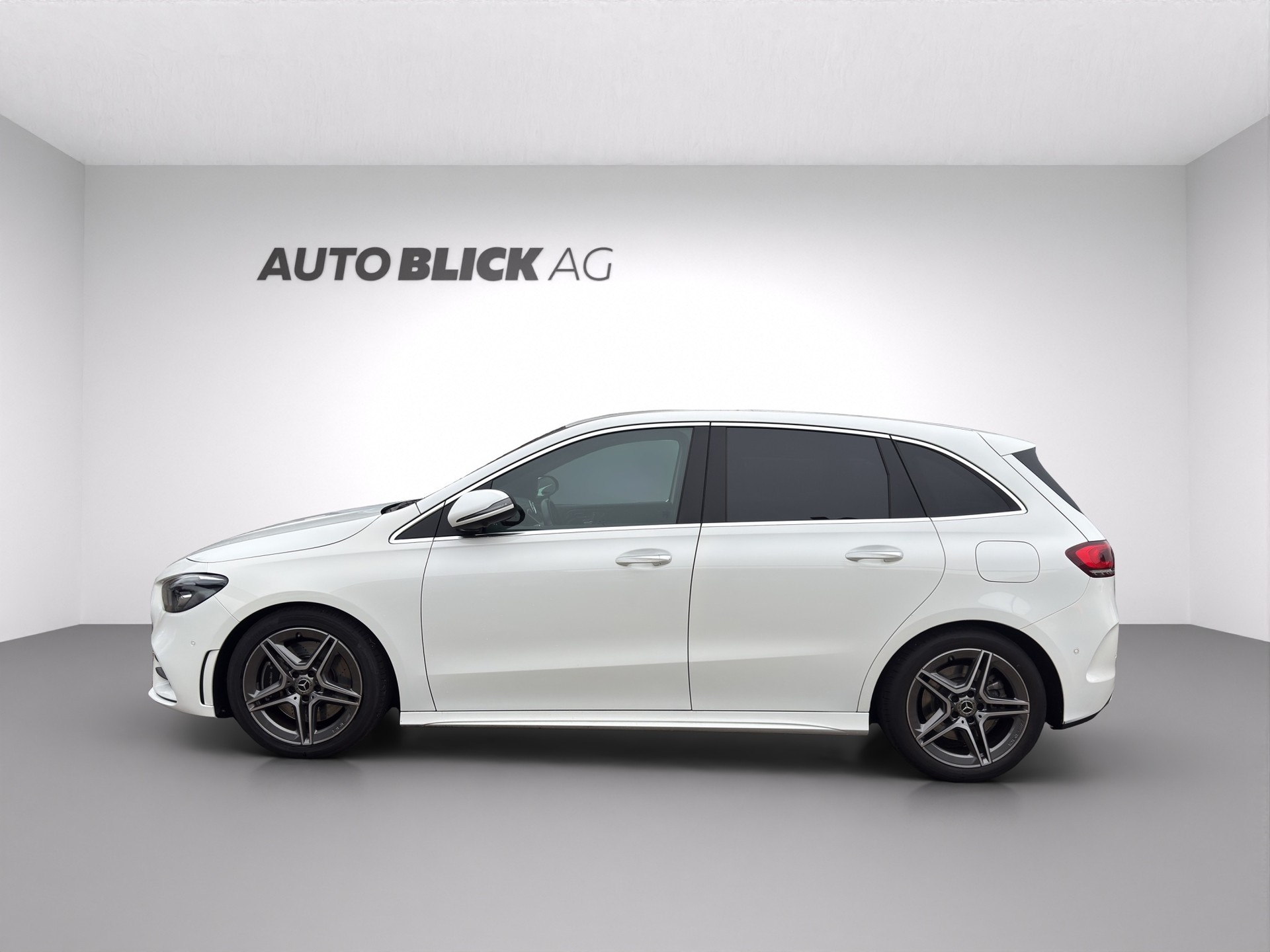 MERCEDES-BENZ B 250 4Matic AMG Line-showroom-element-3