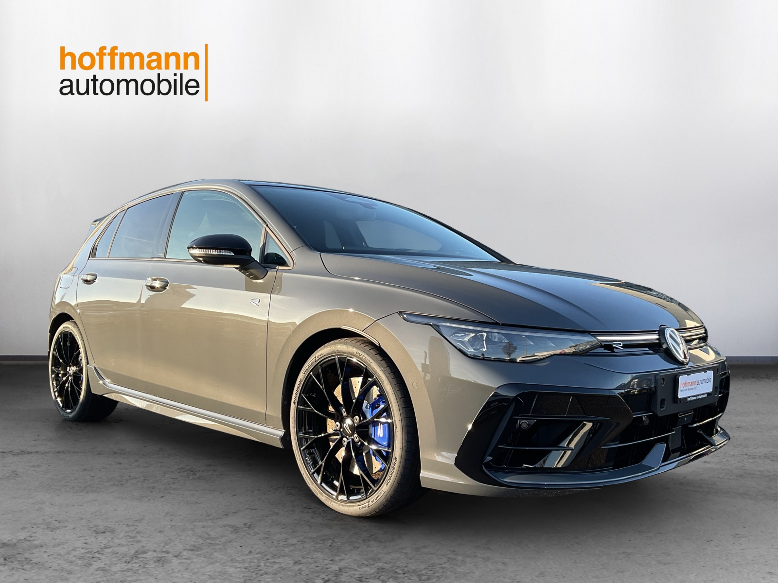 VW Golf 2.0 TSI R DSG 4 Motion-showroom-element-2