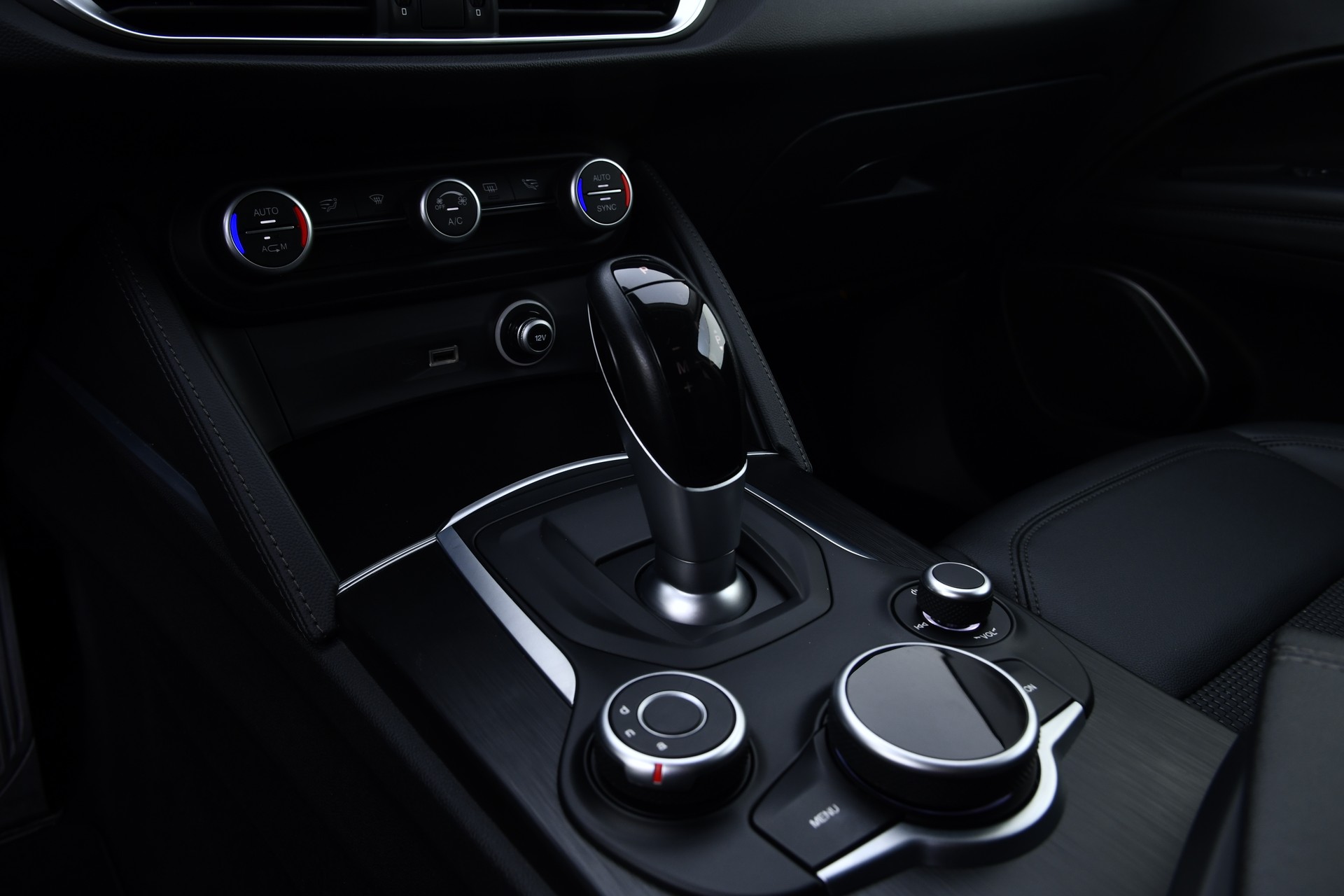 ALFA ROMEO Stelvio 2.0 Super Q4 Automatic-image-12
