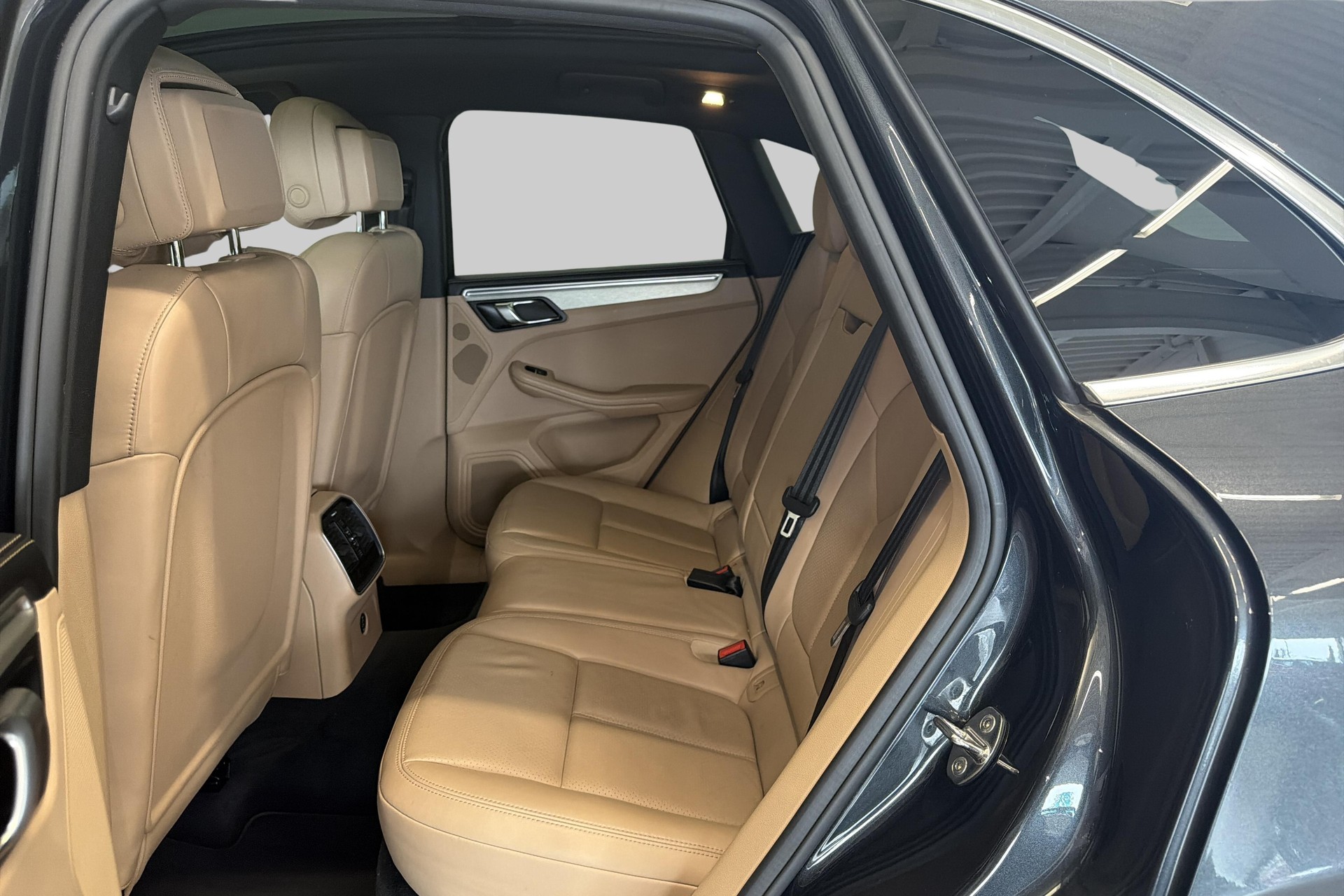 PORSCHE Macan S PDK-image-15