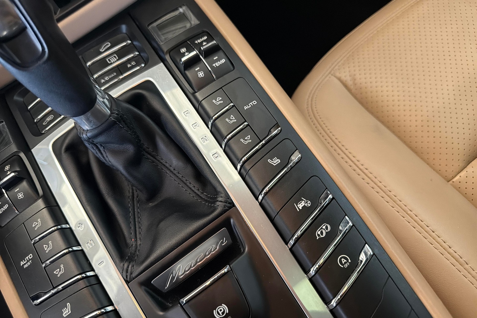 PORSCHE Macan S PDK-image-14