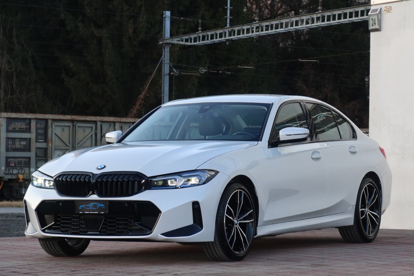 BMW 318i Steptronic M Sport-showroom-element-1