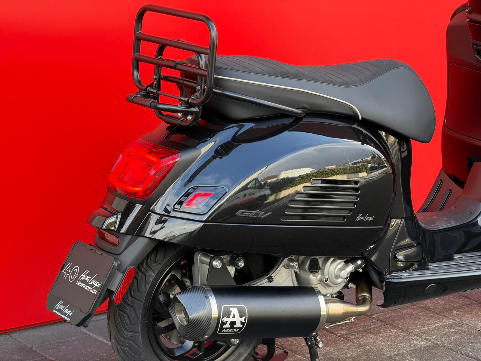 PIAGGIO Vespa GTV 300 Black Edition-image-6