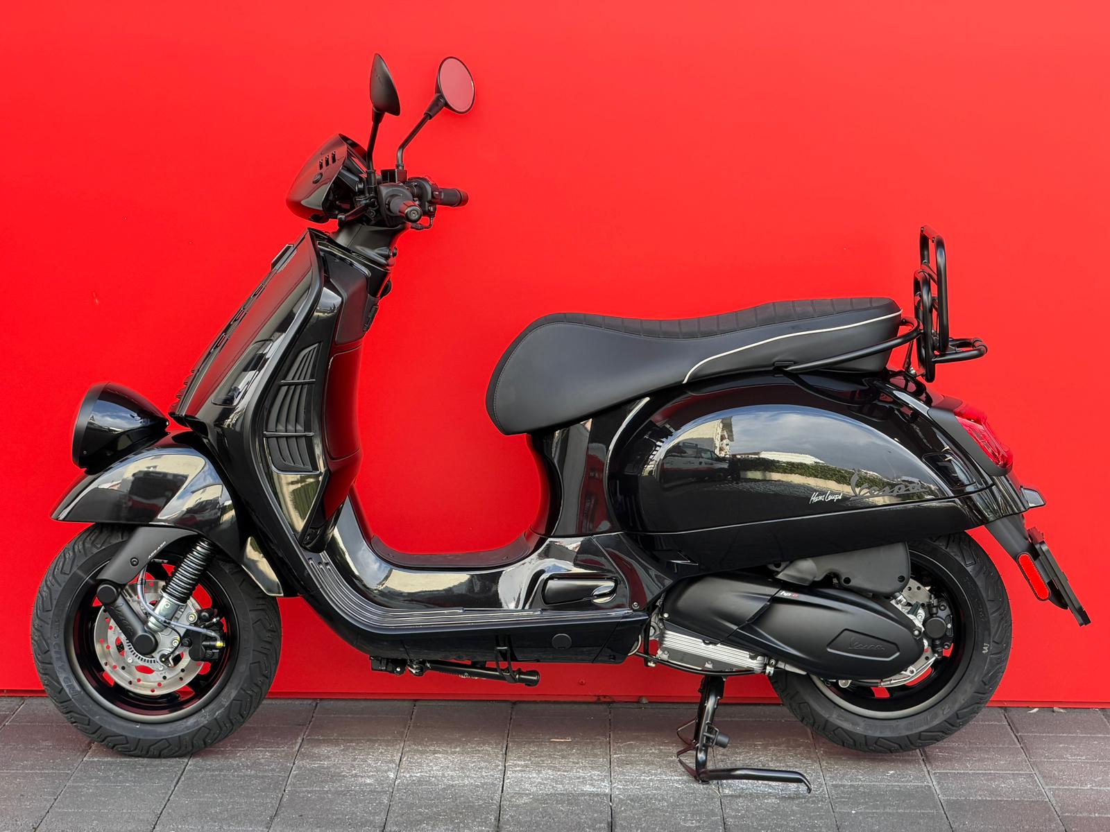PIAGGIO Vespa GTV 300 Black Edition-image-2