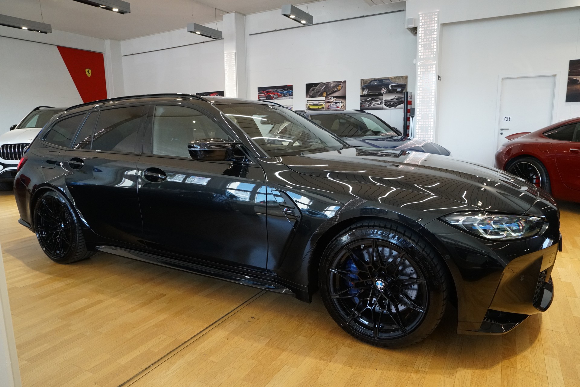 BMW M3 Touring xDrive Competition M-image-8