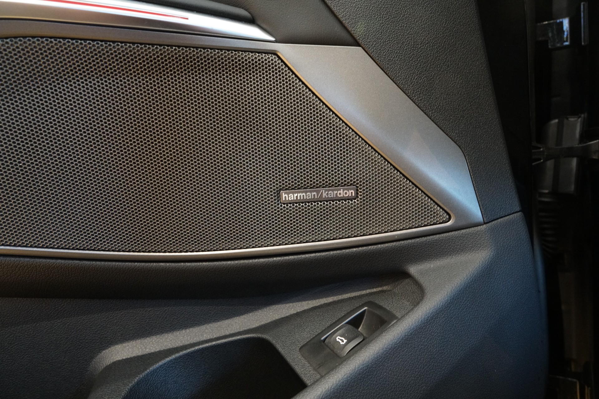 BMW M3 Touring xDrive Competition M-image-17