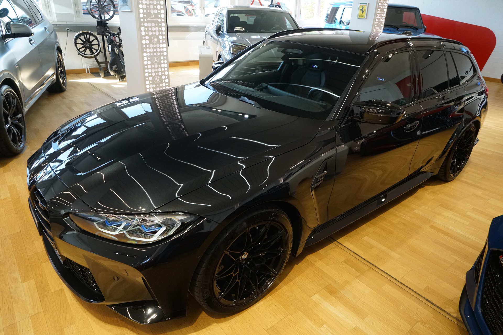 BMW M3 Touring xDrive Competition M-image-9