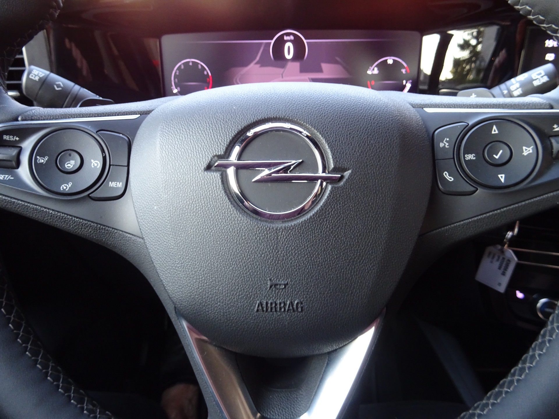 OPEL Mokka 1.2 Direct Injection Turbo GS Aut.-image-8