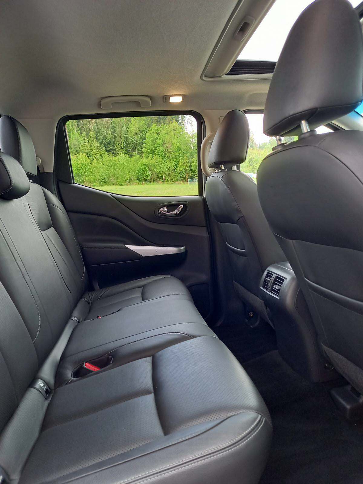 NISSAN Navara Double Cab Tekna 2.3 dCi 4WD Automatic-image-12