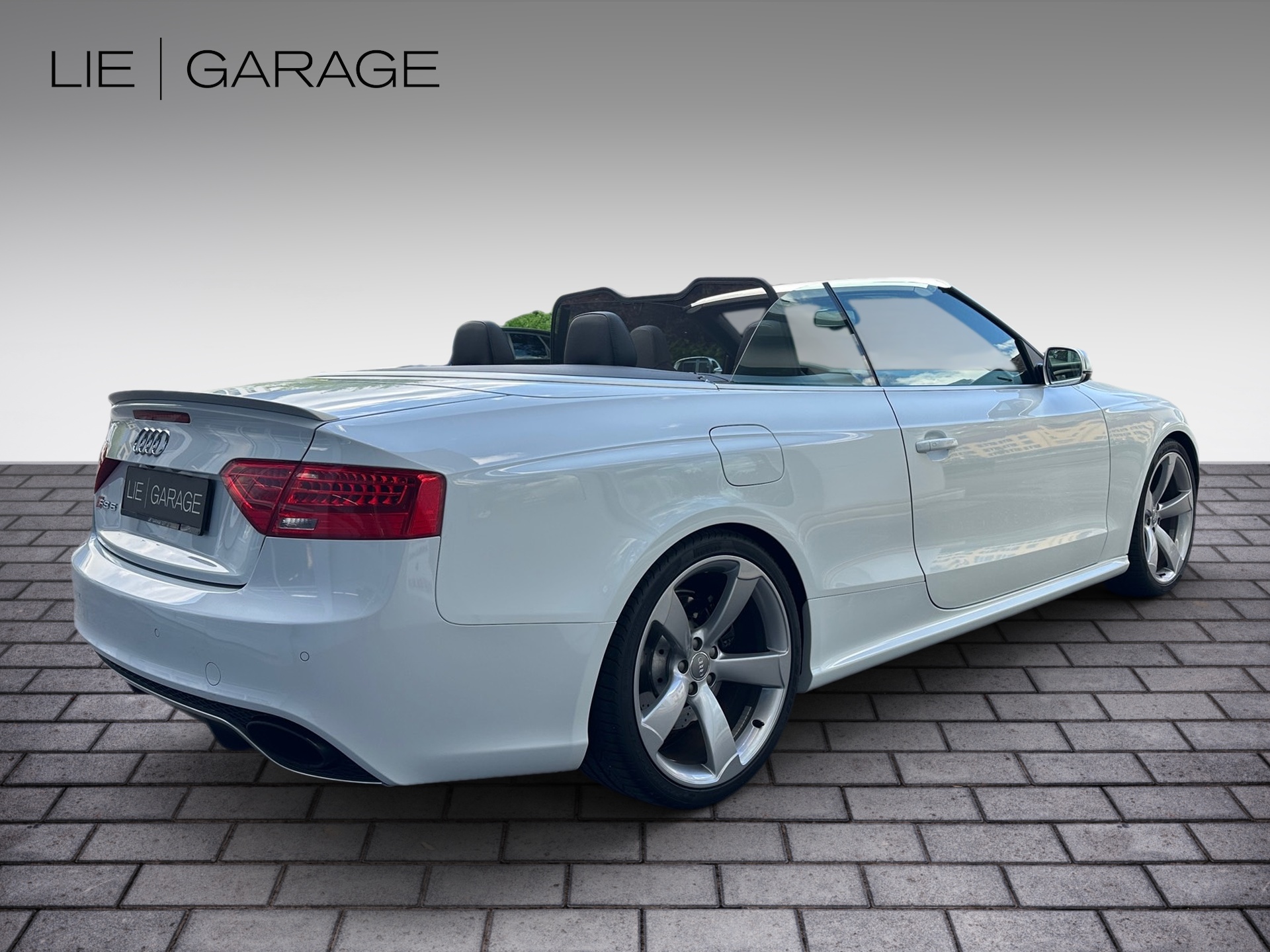 AUDI RS5 Cabrio 4.2 FSI quattro S-tronic-image-6