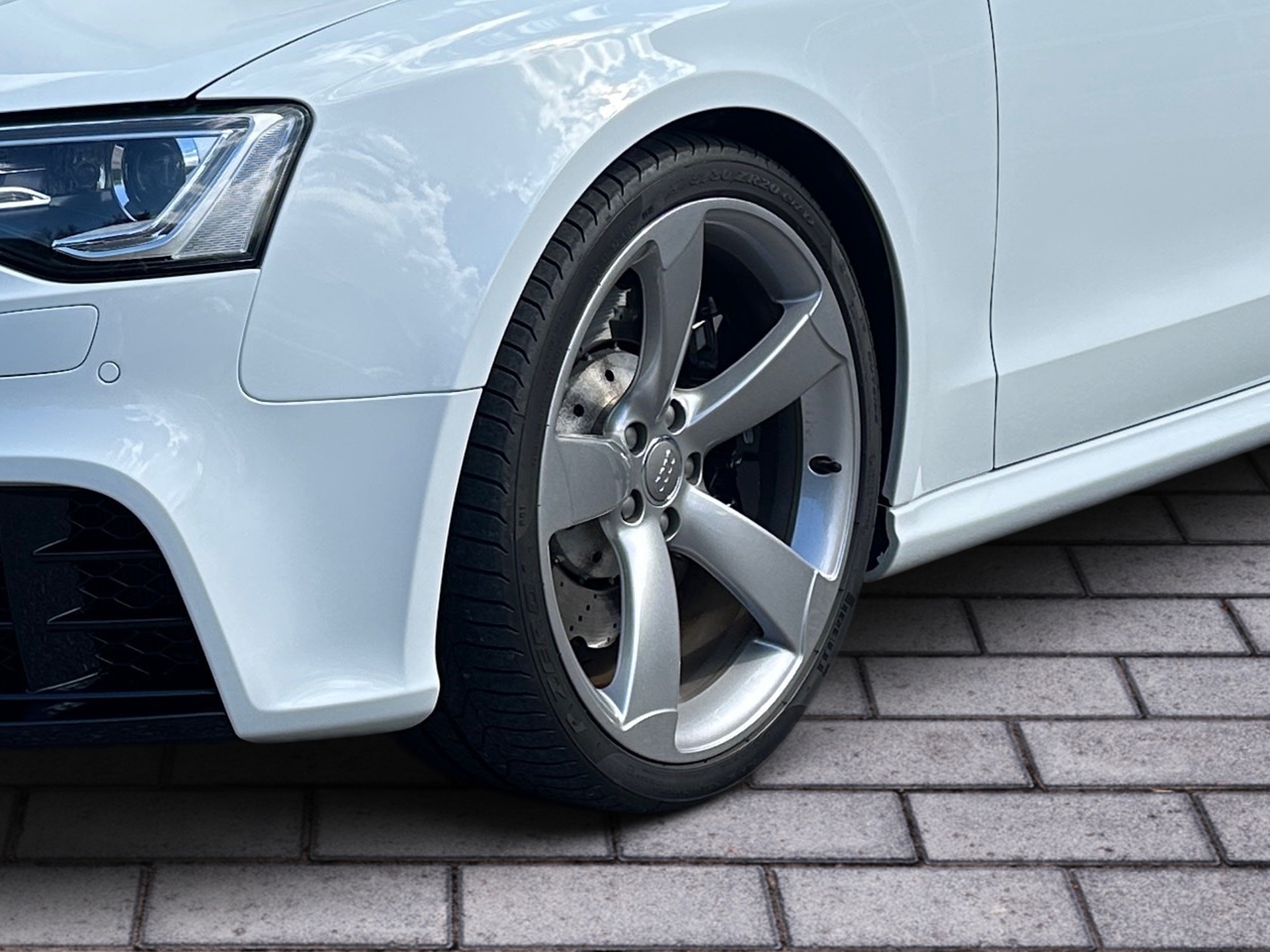 AUDI RS5 Cabrio 4.2 FSI quattro S-tronic-image-9