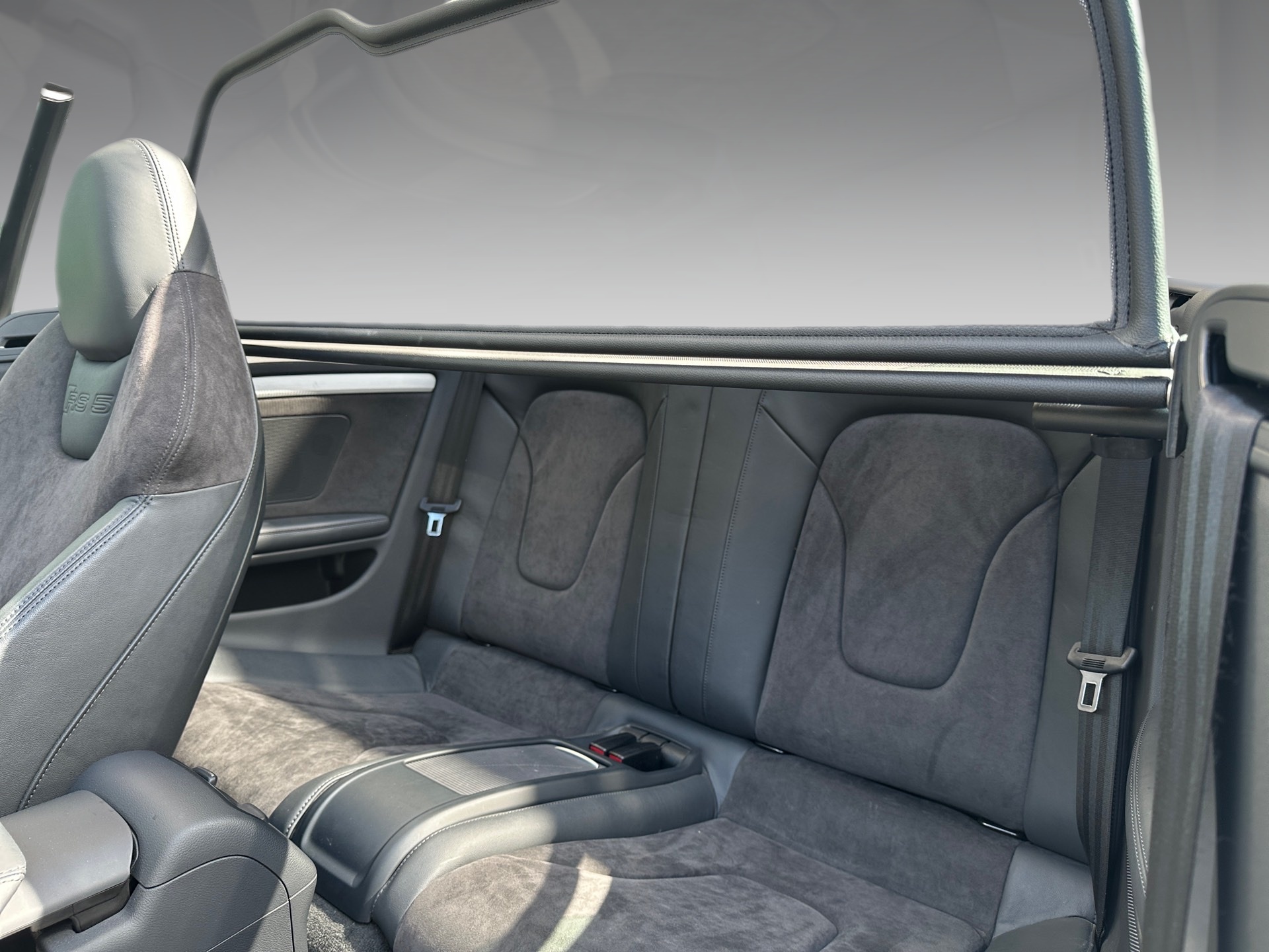 AUDI RS5 Cabrio 4.2 FSI quattro S-tronic-image-14