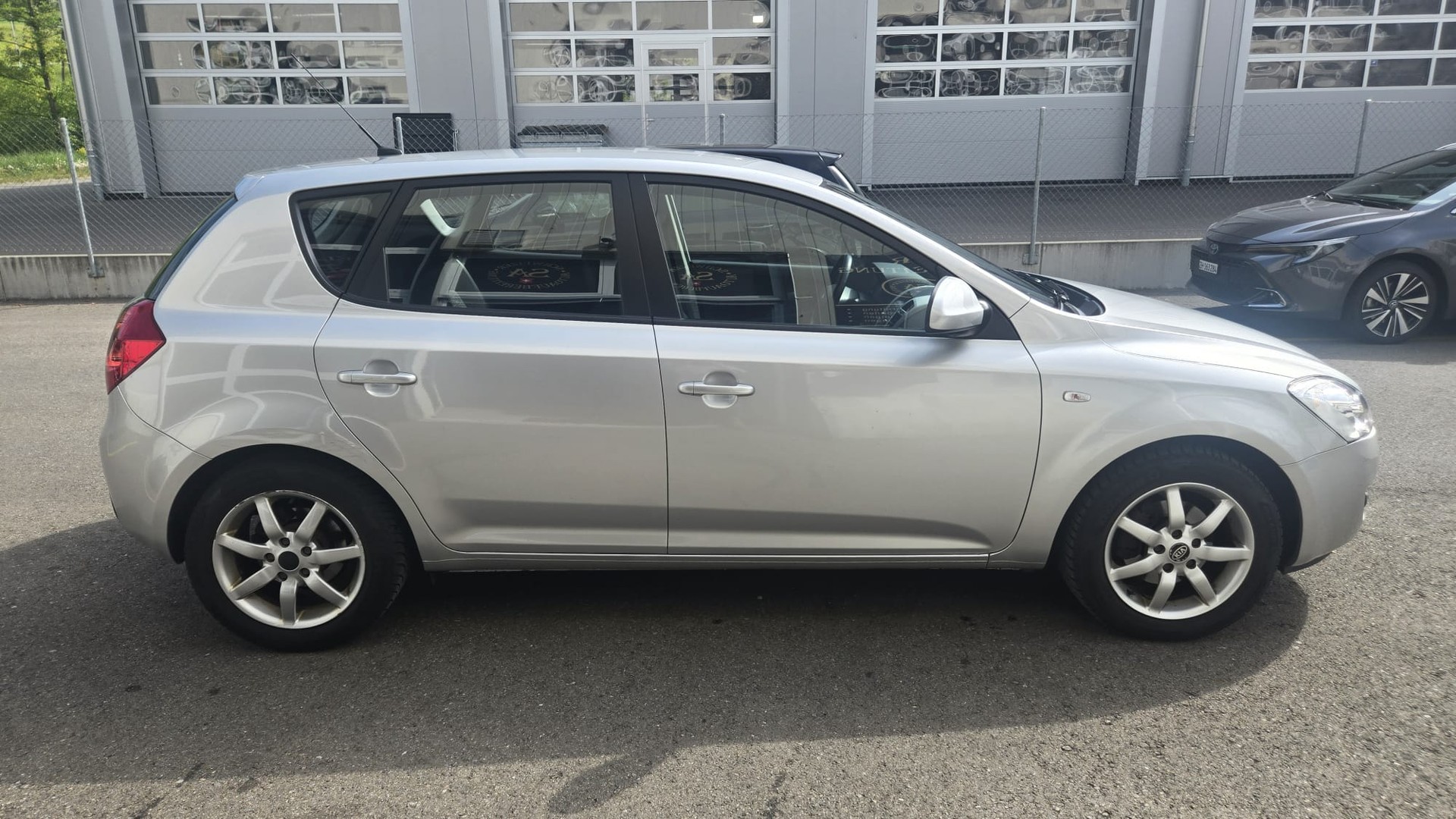 KIA Cee'd 2.0 16V Trend-image-4