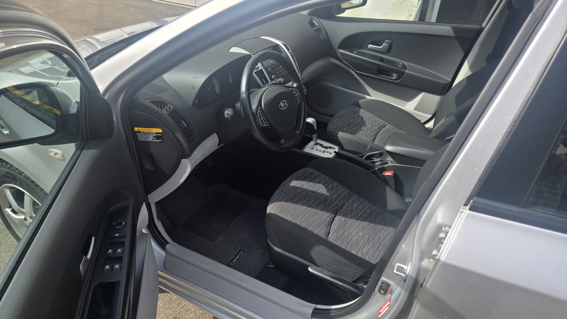 KIA Cee'd 2.0 16V Trend-image-7
