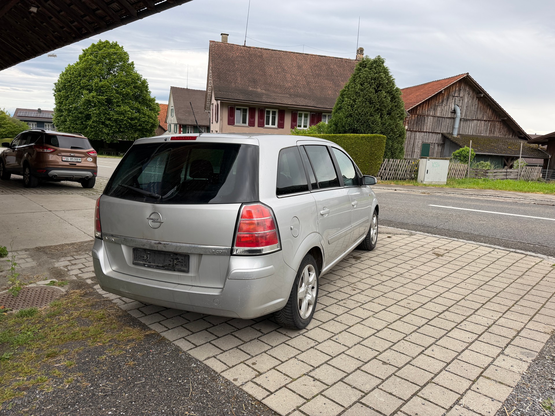 OPEL Zafira 1.9 CDTI Enjoy Automatic-image-5