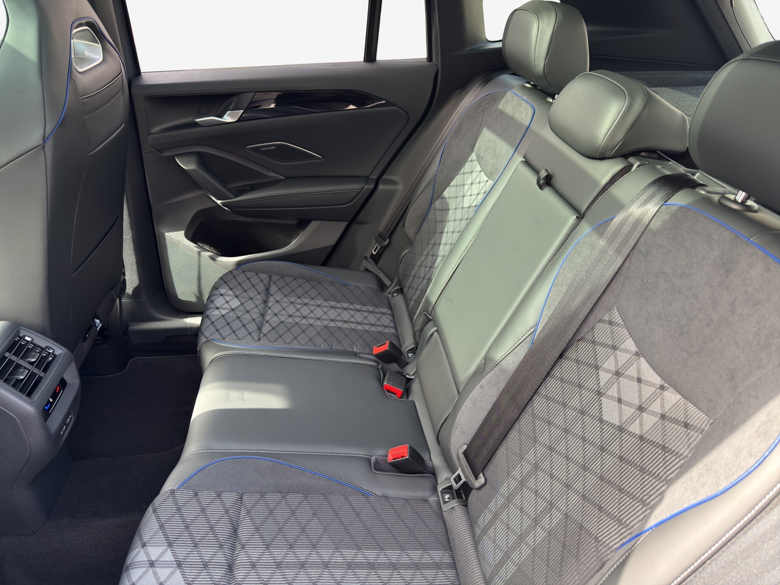 VW Tiguan 1.5 TSI evo2 eHybrid R-Line DSG-image-11