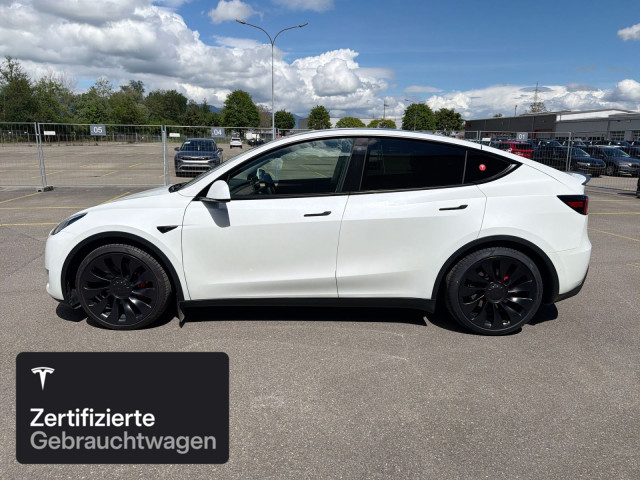 TESLA Model Y Performance-showroom-element-3